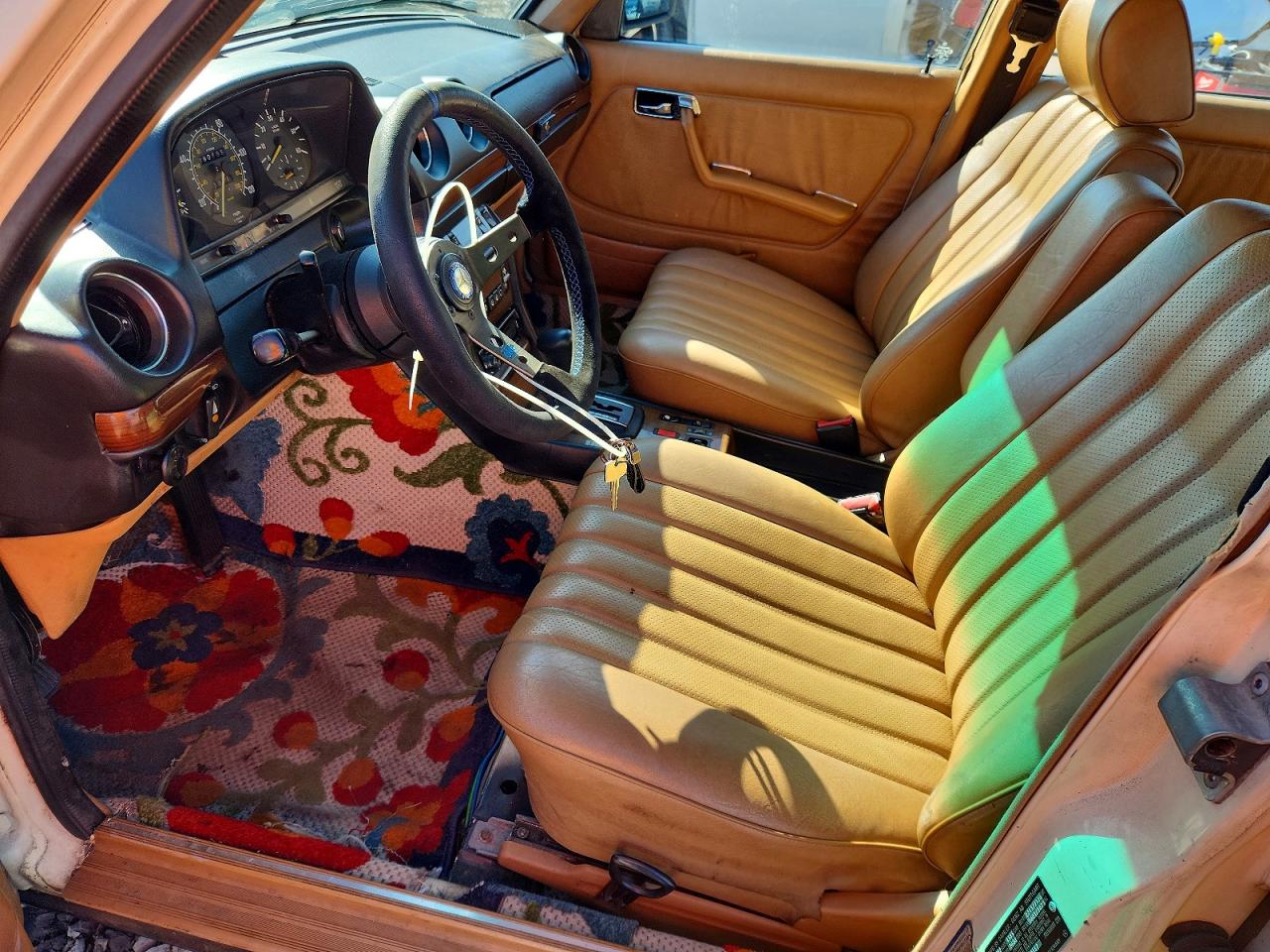 1983 Mercedes-benz 300 Dt Beige vin: WDBAB33A1DB019167