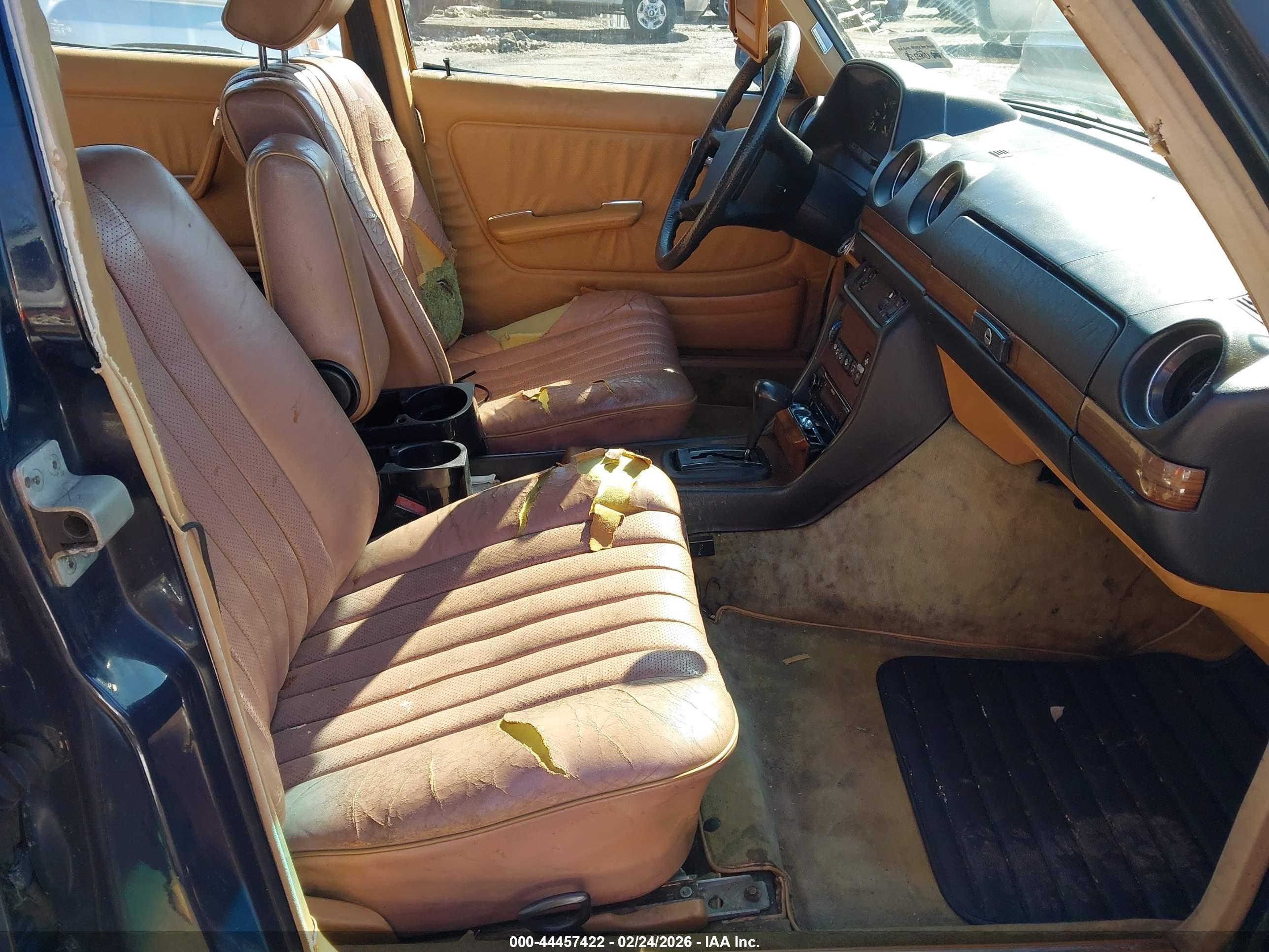 1984 Mercedes-benz 300 Dt Blue vin: WDBAB33A1EA069588