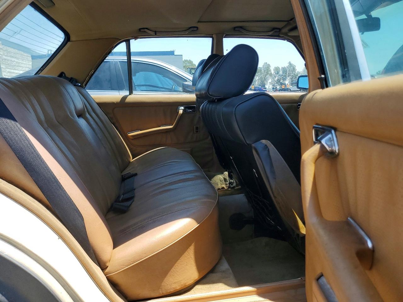 1983 Mercedes-benz 300 Dt Серый vin: WDBAB33A2DB031019