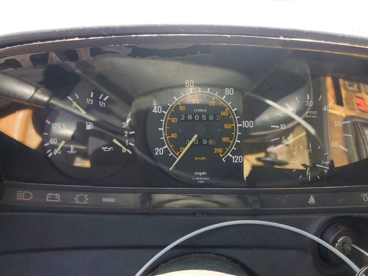 1983 Mercedes-benz 300 Dt Серый vin: WDBAB33A2DB031019