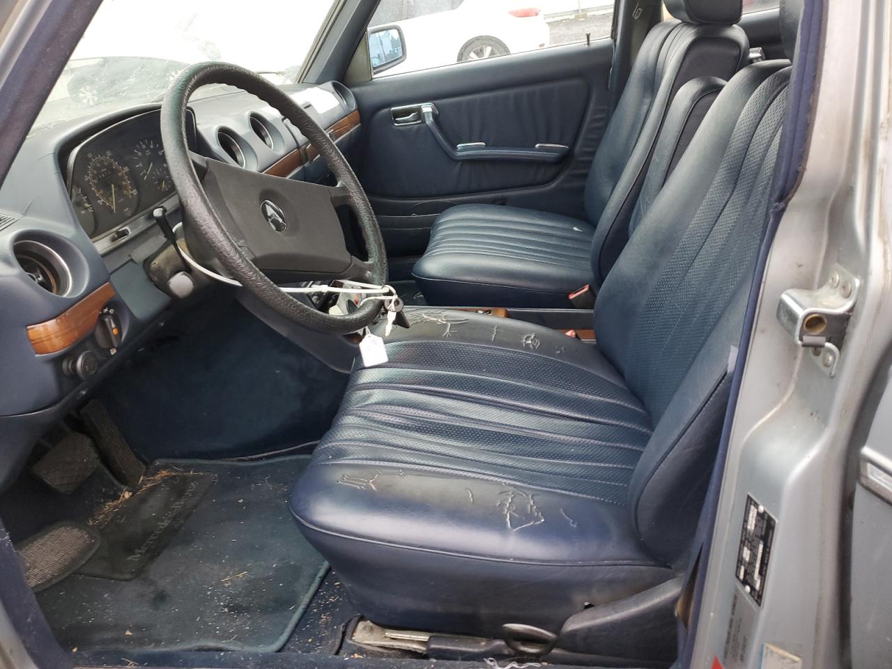 1984 Mercedes-benz 300 Dt Серый vin: WDBAB33A2EA141026