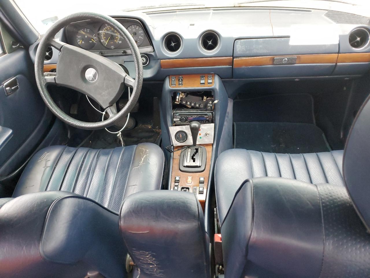 1984 Mercedes-benz 300 Dt Серый vin: WDBAB33A2EA141026