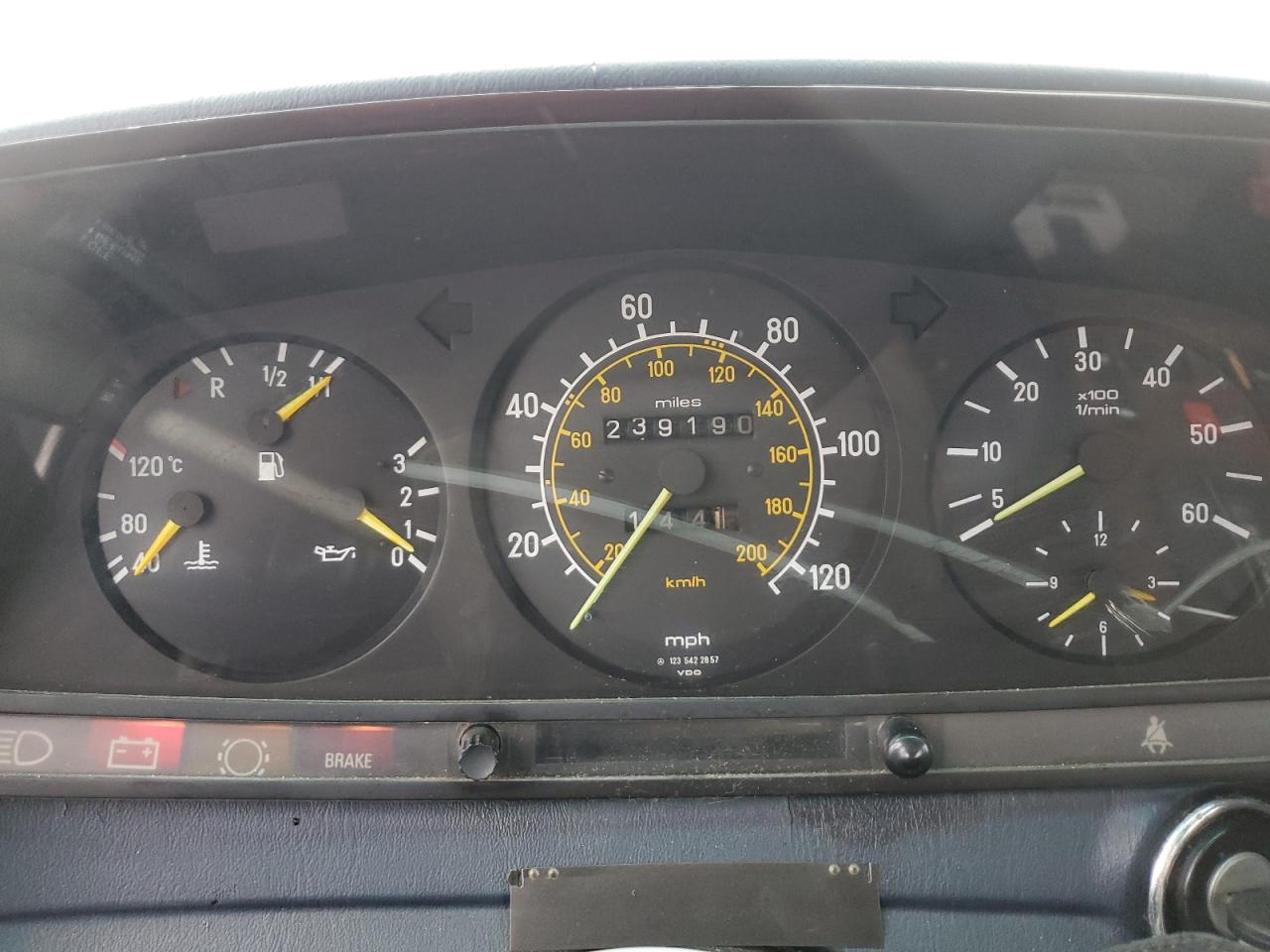 1984 Mercedes-benz 300 Dt Серый vin: WDBAB33A2EA141026