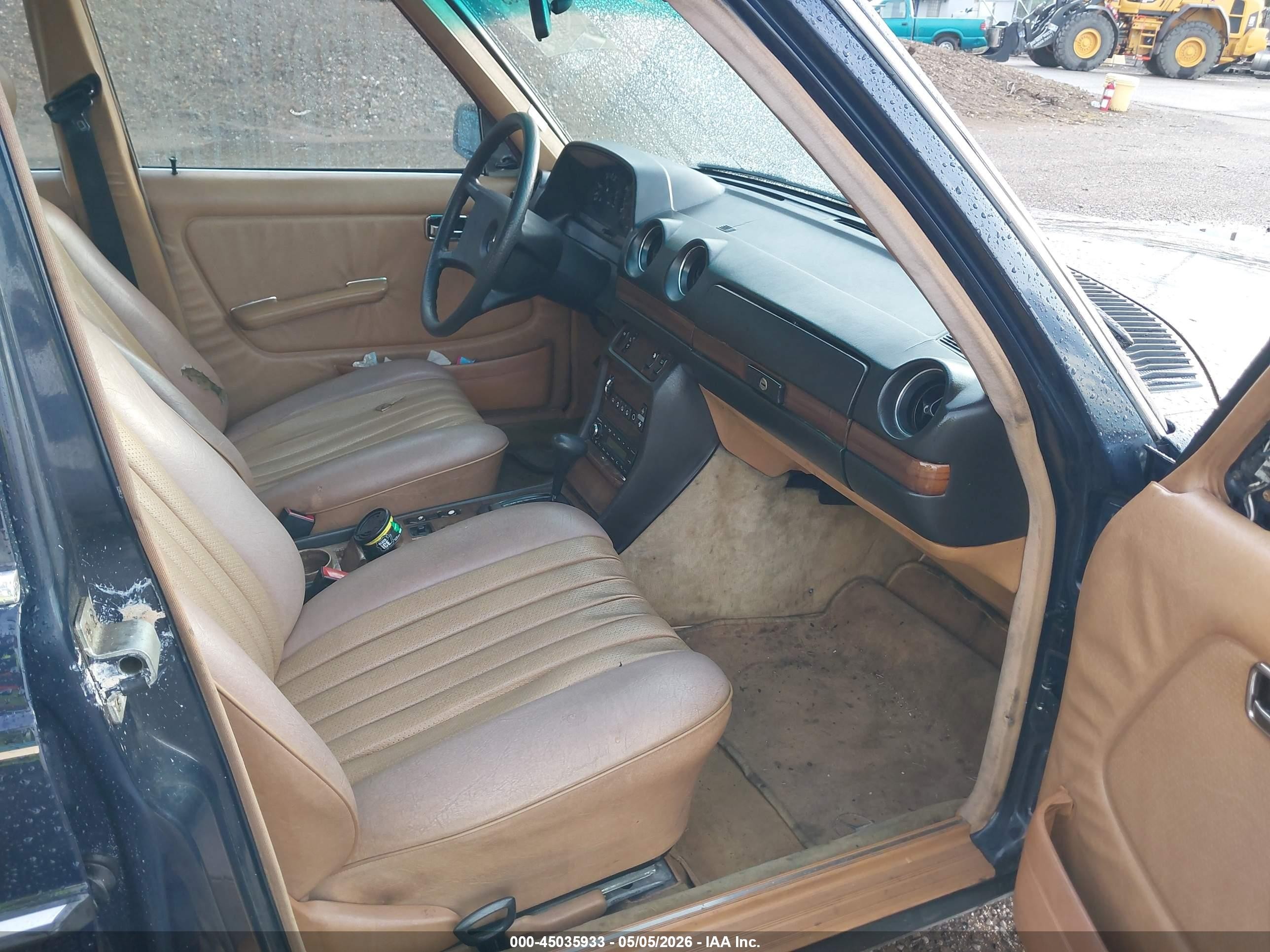 1984 Mercedes-benz 300 Dt Dark Blue vin: WDBAB33A2EA182143