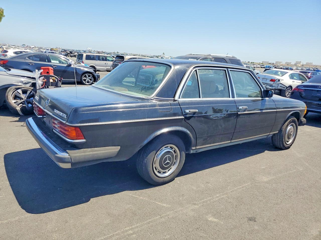 1982 Mercedes-benz 300 Dt Black vin: WDBAB33A3CB013238