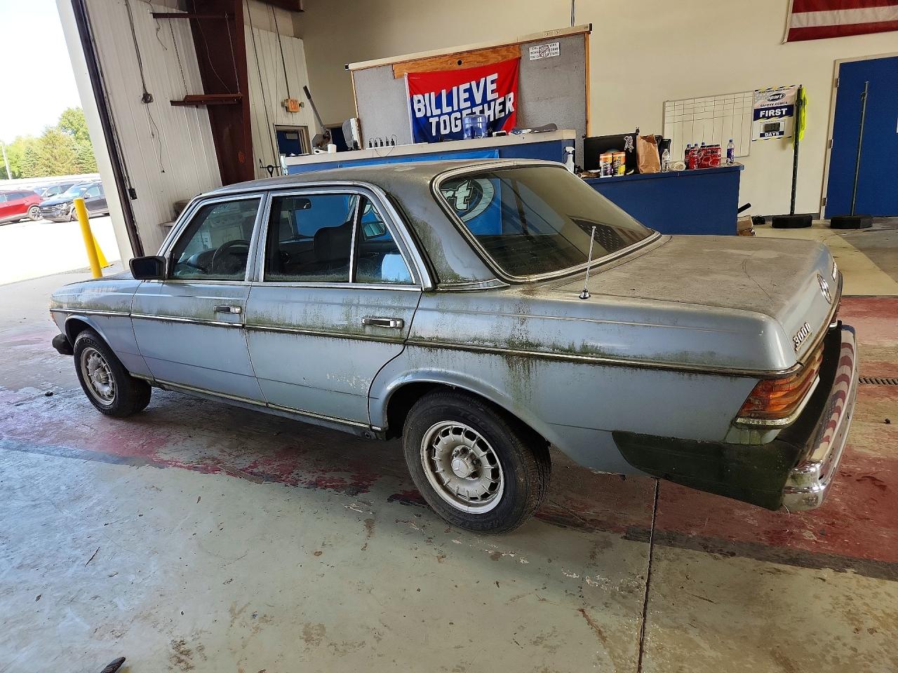1983 Mercedes-benz 300 Dt Silver vin: WDBAB33A3DB027576