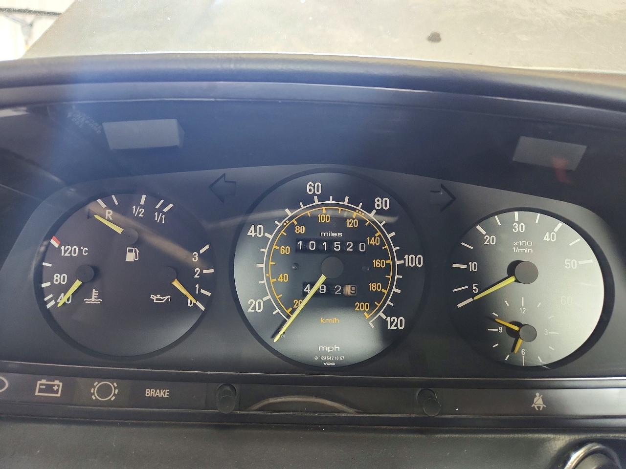 1983 Mercedes-benz 300 Dt Silver vin: WDBAB33A3DB027576