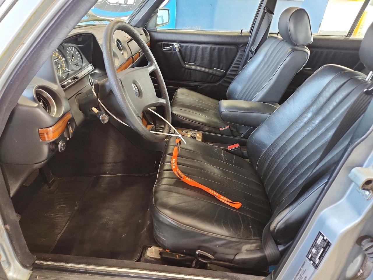 1983 Mercedes-benz 300 Dt Silver vin: WDBAB33A3DB027576