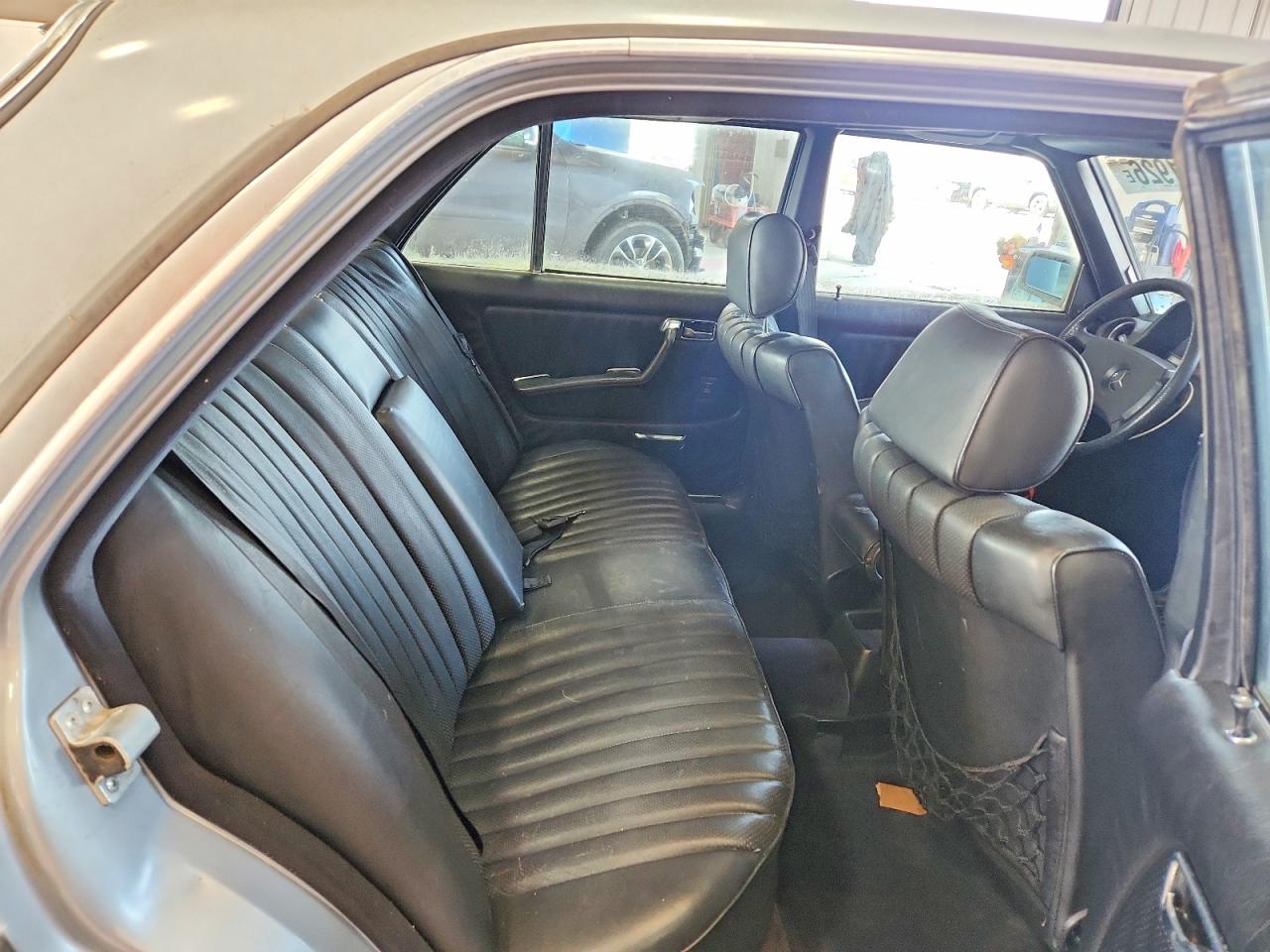 1983 Mercedes-benz 300 Dt Silver vin: WDBAB33A3DB027576