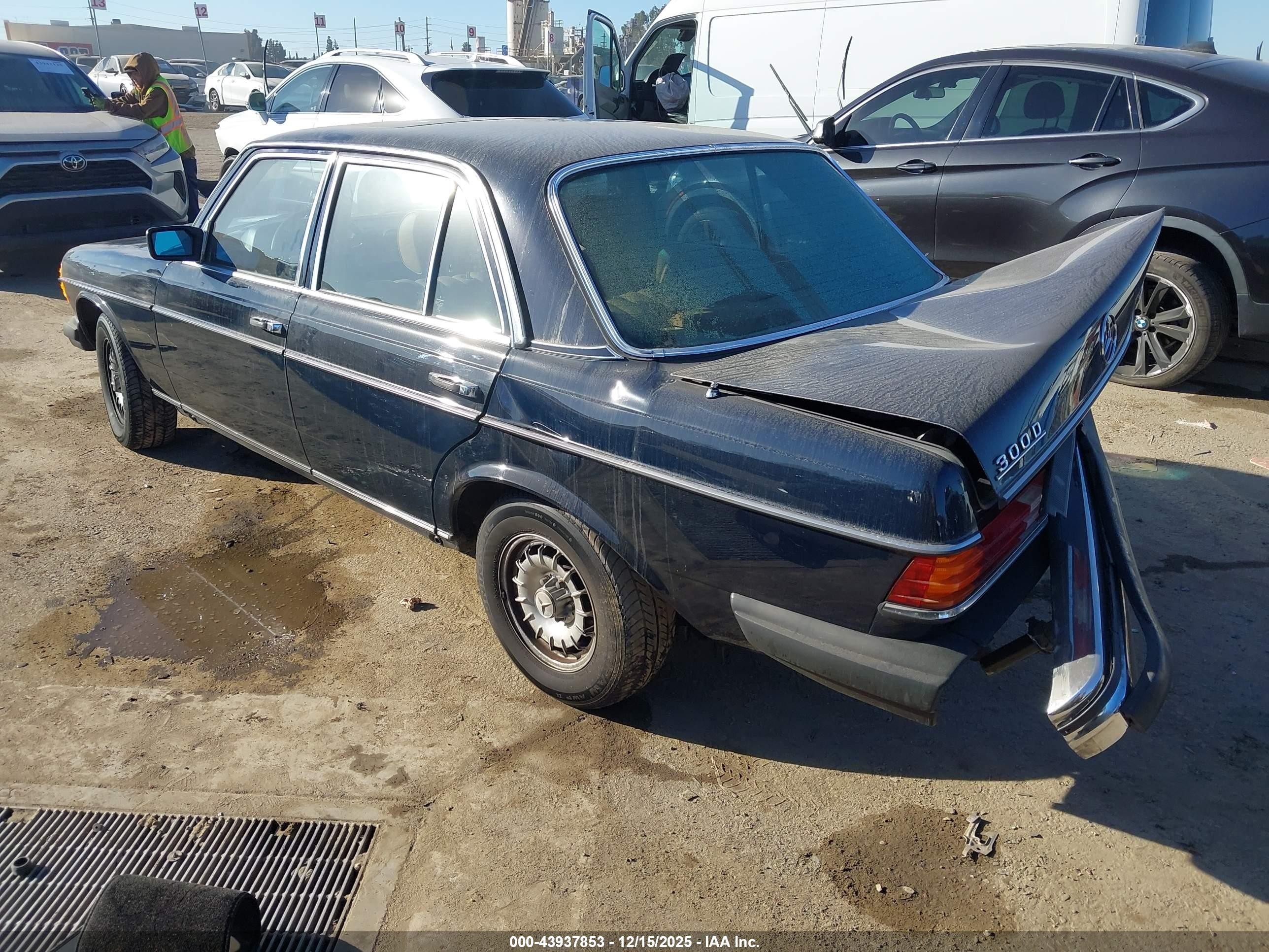 1982 Mercedes-benz 300 Dt Dark Blue vin: WDBAB33A4CB005066