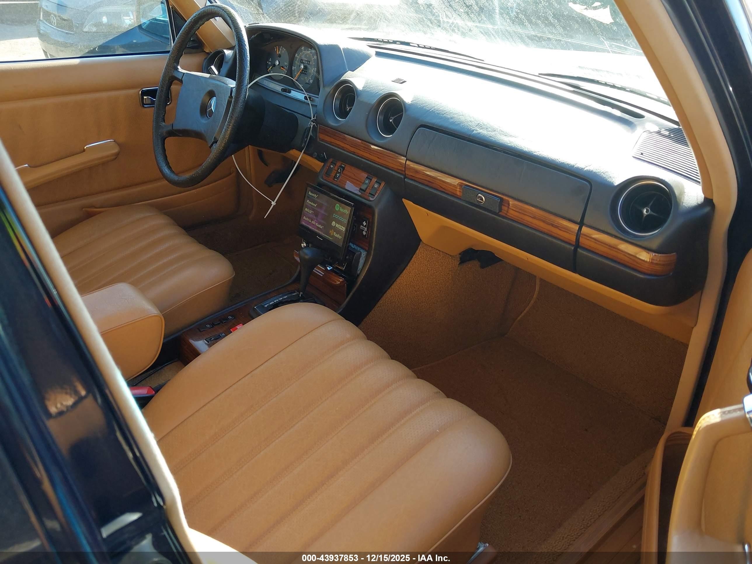 1982 Mercedes-benz 300 Dt Dark Blue vin: WDBAB33A4CB005066