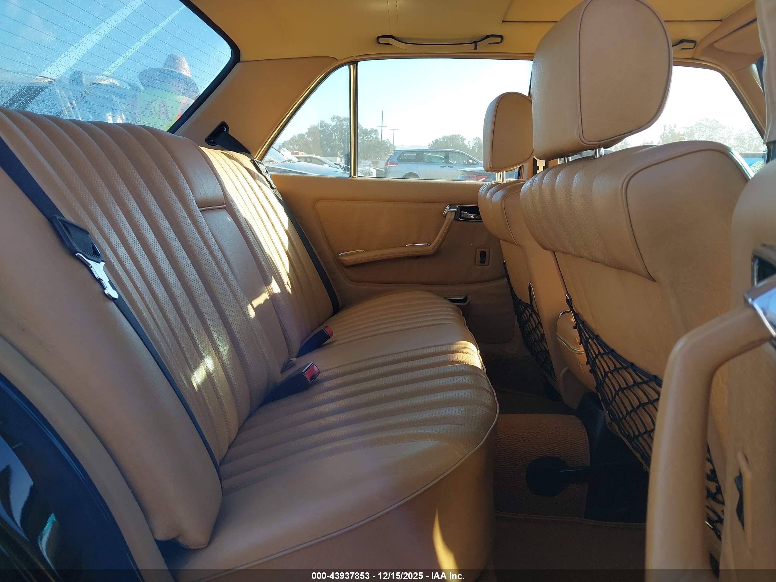 1982 Mercedes-benz 300 Dt Dark Blue vin: WDBAB33A4CB005066
