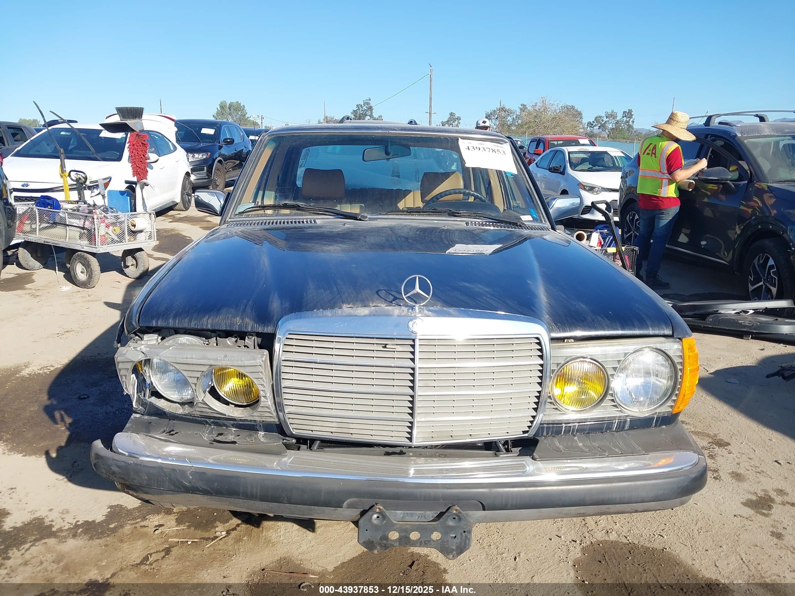 1982 Mercedes-benz 300 Dt Dark Blue vin: WDBAB33A4CB005066