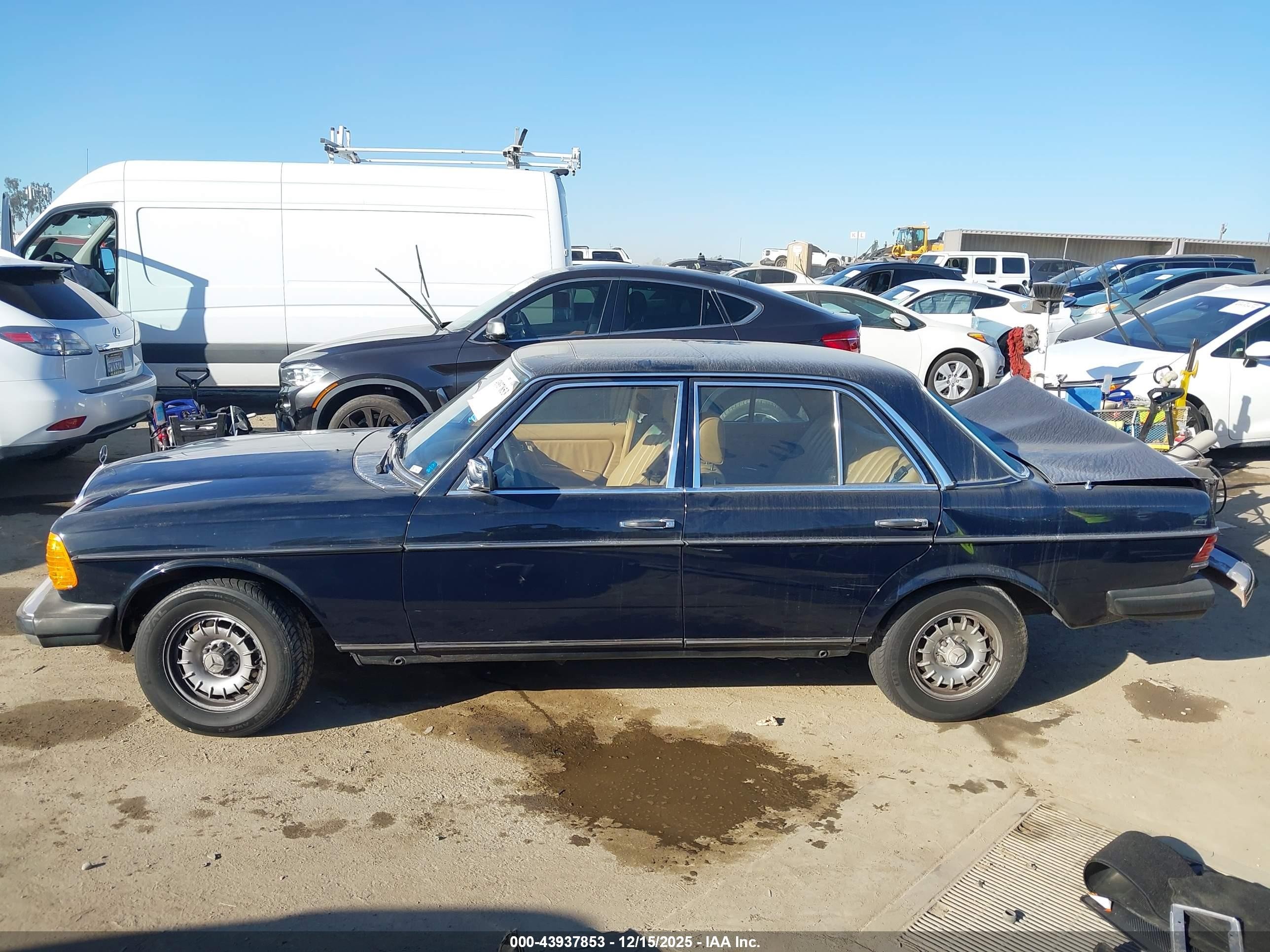 1982 Mercedes-benz 300 Dt Dark Blue vin: WDBAB33A4CB005066