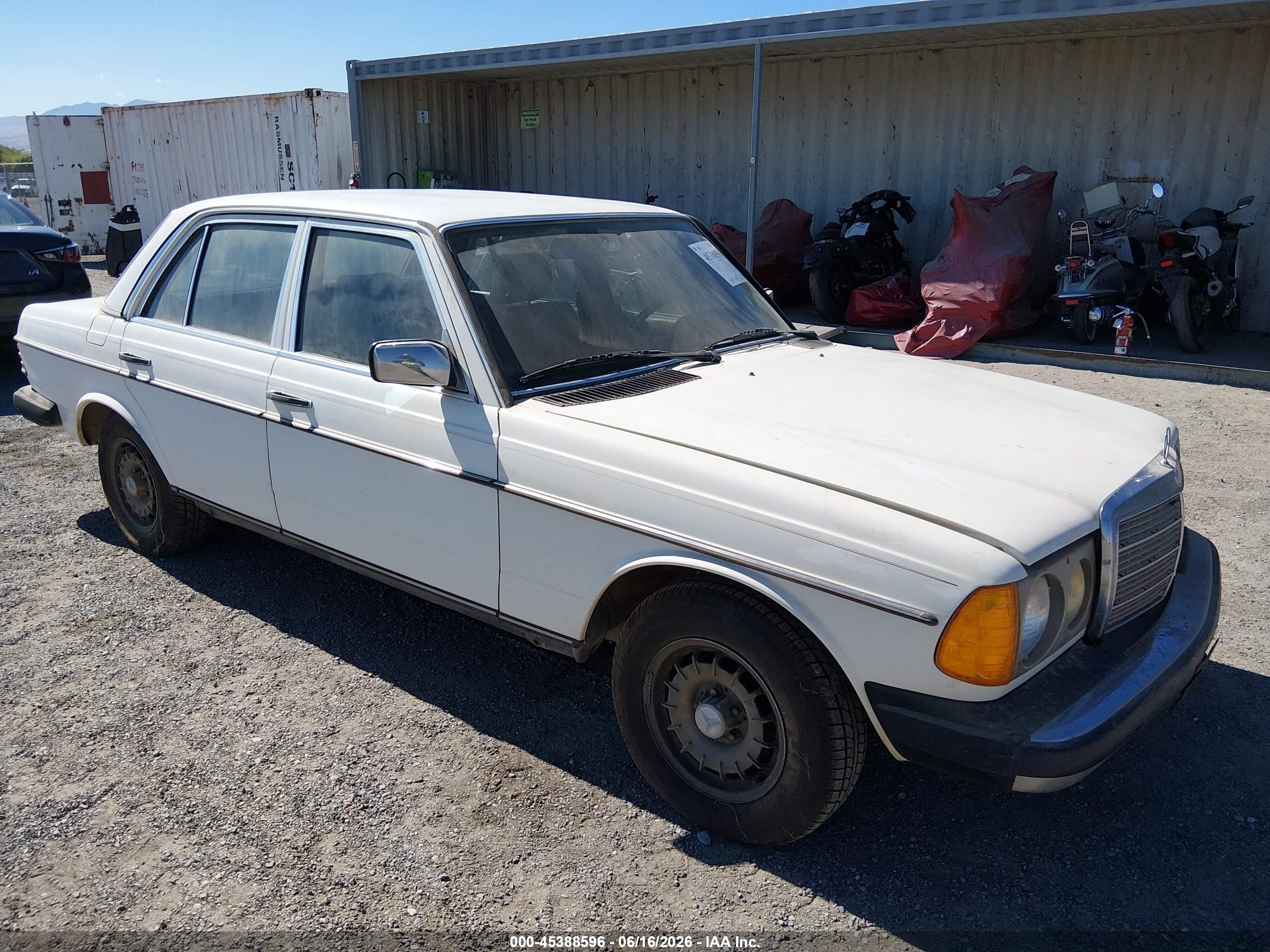 1984 Mercedes-benz 300 Dt Белый vin: WDBAB33A4EA161858