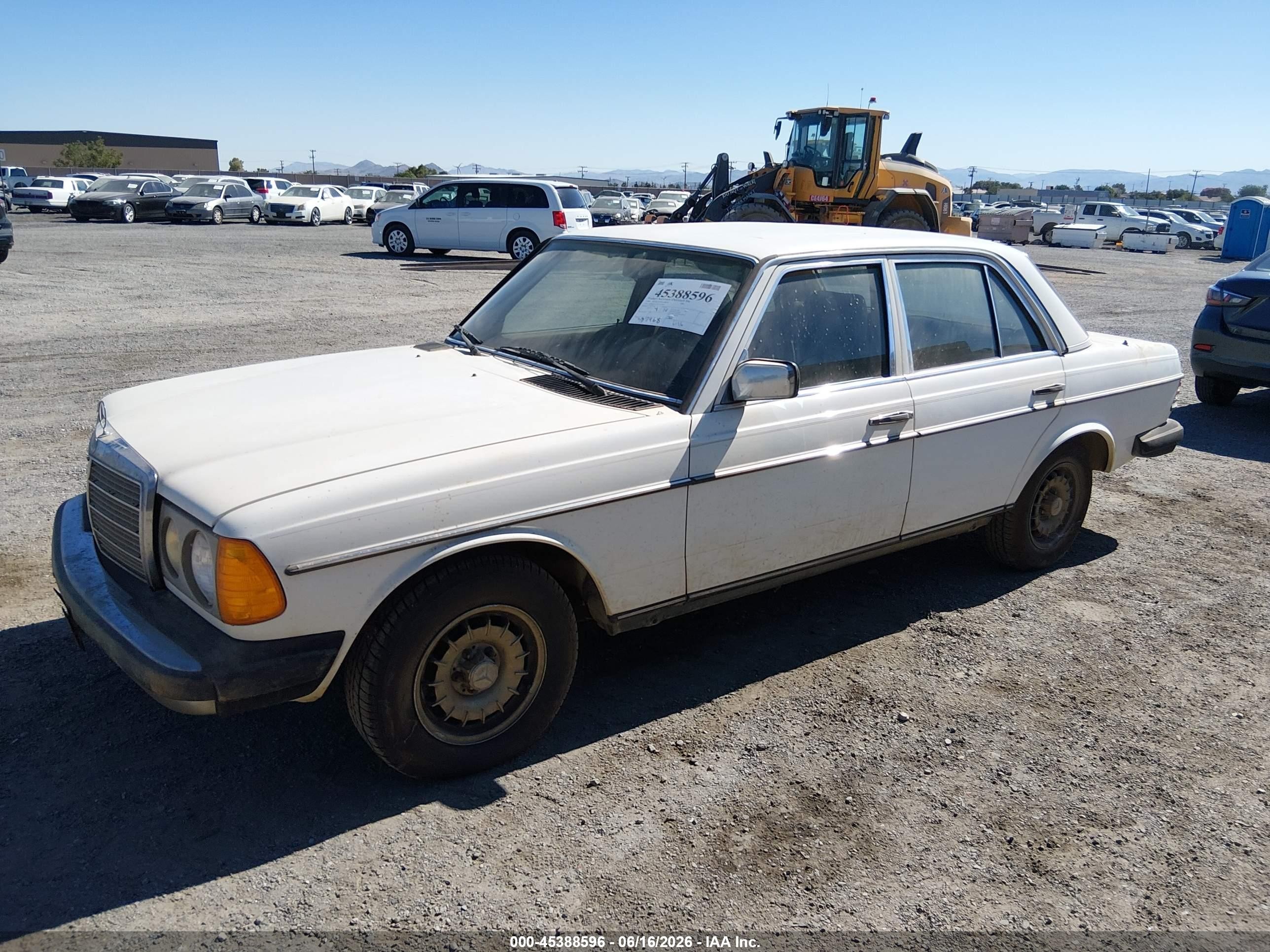 1984 Mercedes-benz 300 Dt Белый vin: WDBAB33A4EA161858
