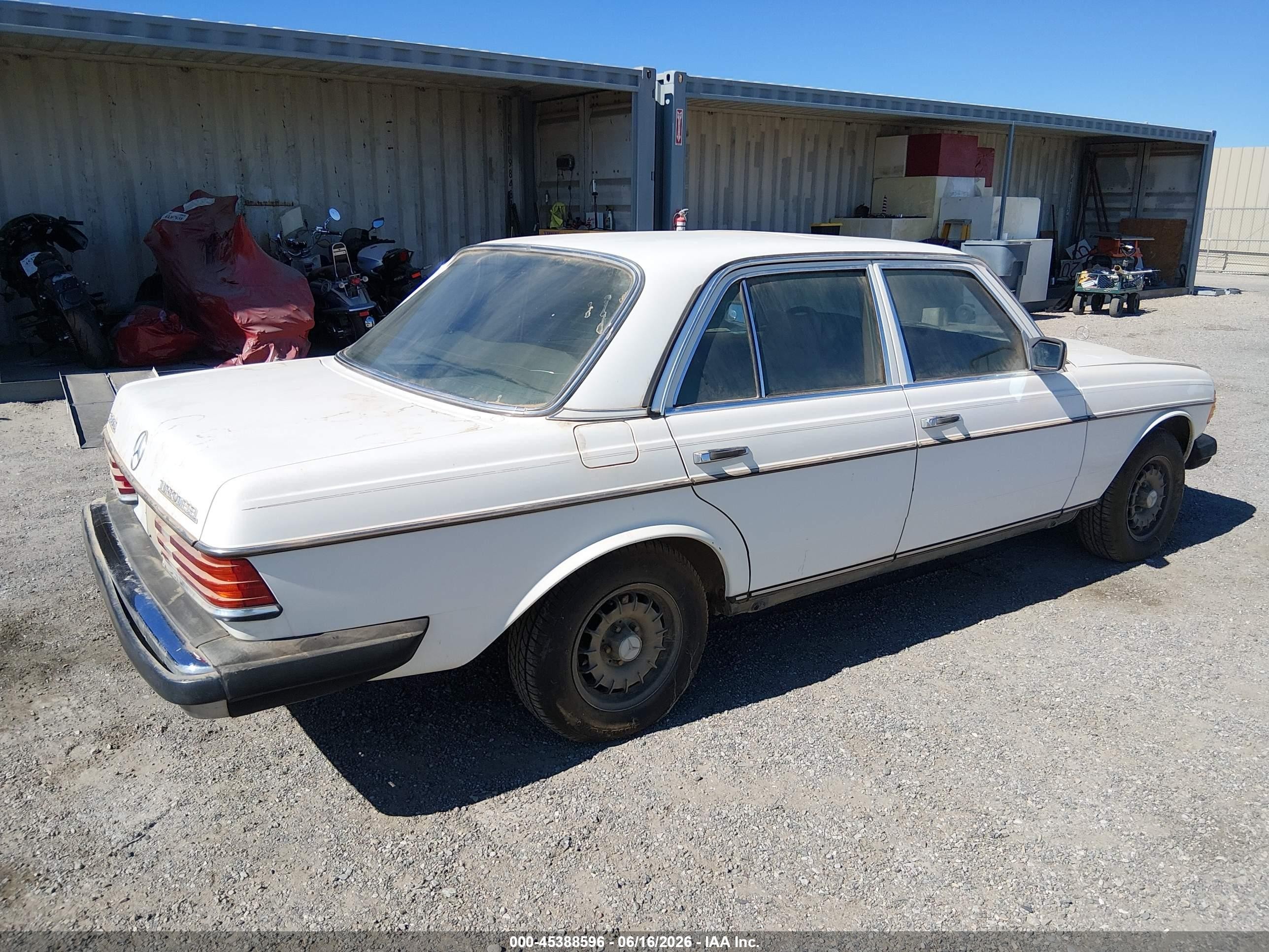 1984 Mercedes-benz 300 Dt Белый vin: WDBAB33A4EA161858
