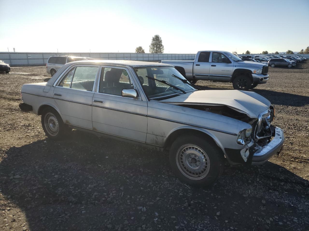 1983 Mercedes-benz 300 Dt Silver vin: WDBAB33A5DB024470