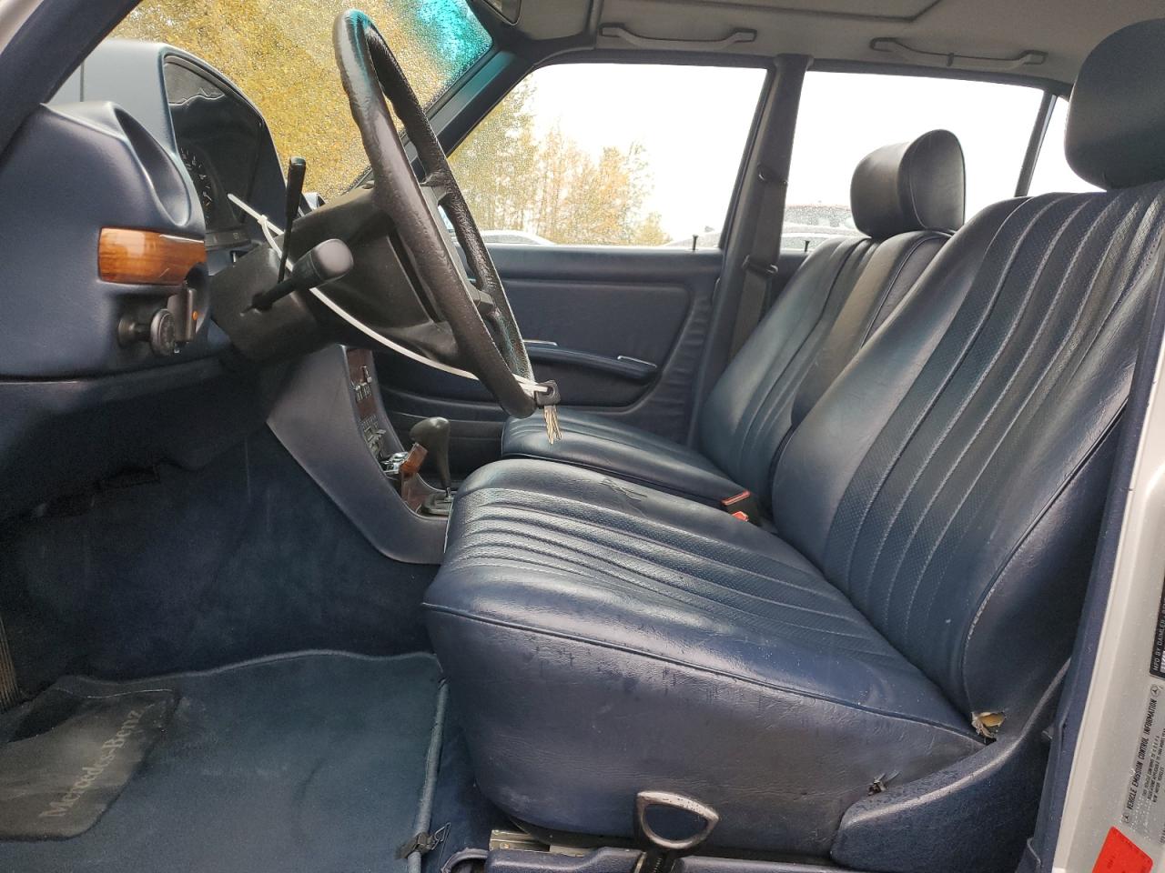 1984 Mercedes-benz 300 Dt Серебряный vin: WDBAB33A5EA054222