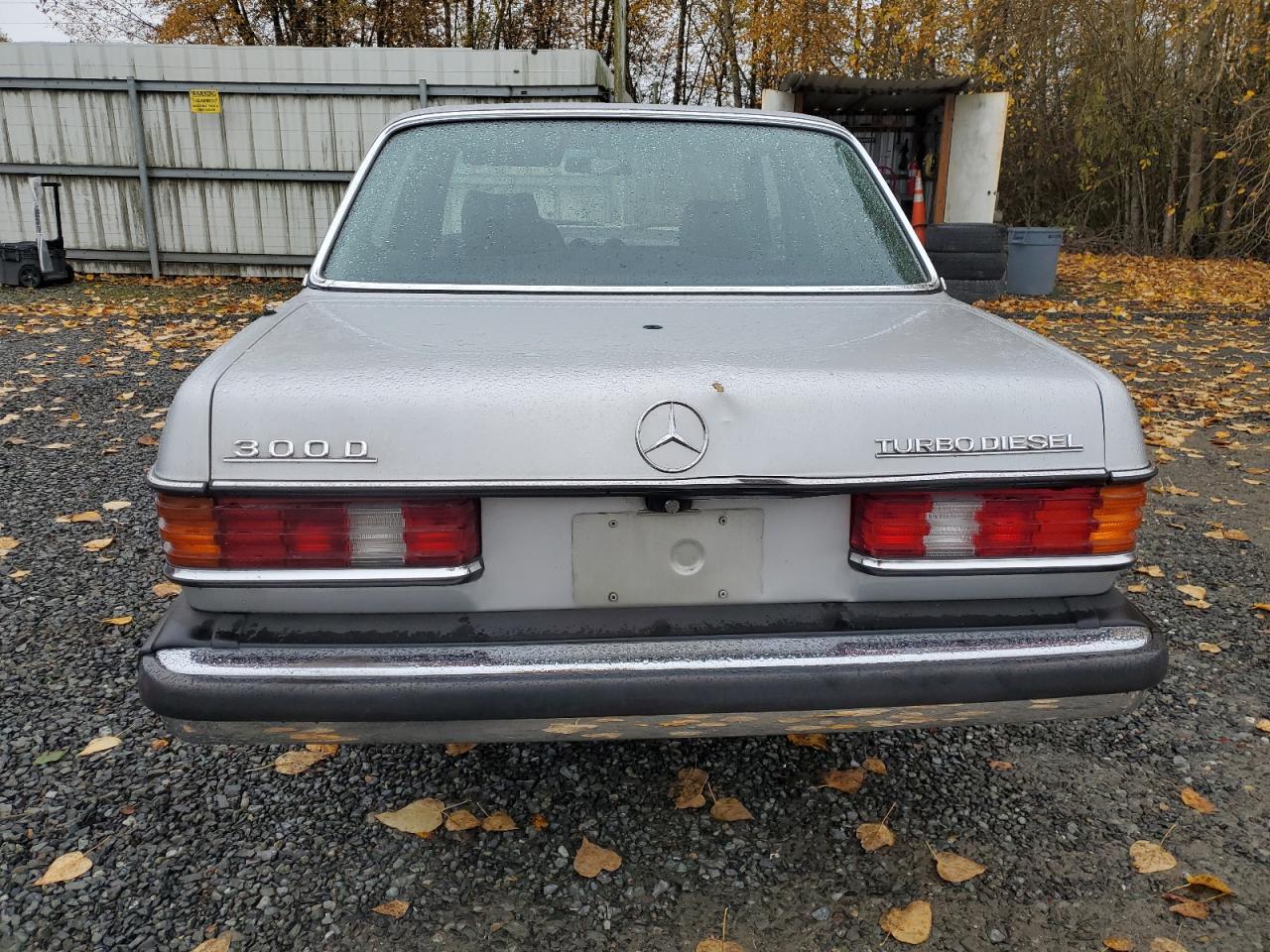 1984 Mercedes-benz 300 Dt Серебряный vin: WDBAB33A5EA054222