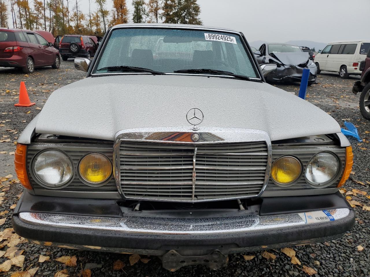 1984 Mercedes-benz 300 Dt Серебряный vin: WDBAB33A5EA054222