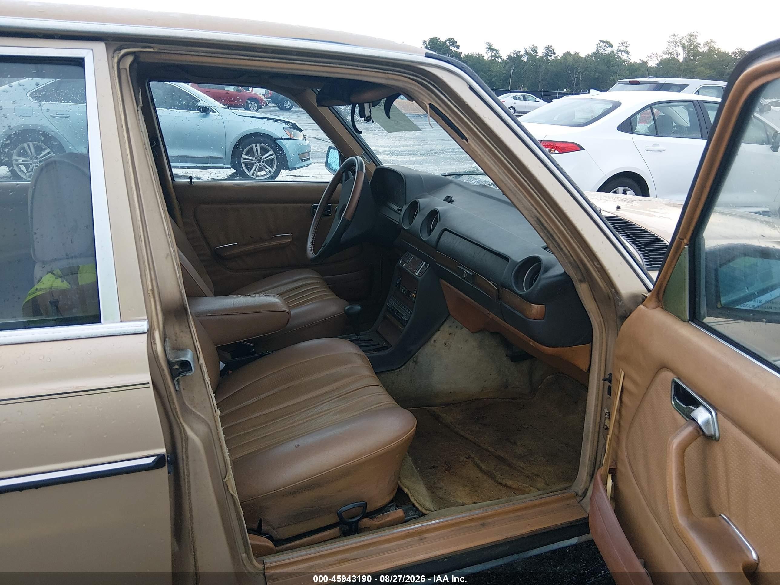 1984 Mercedes-benz 300 Dt Золотой vin: WDBAB33A5EA143286