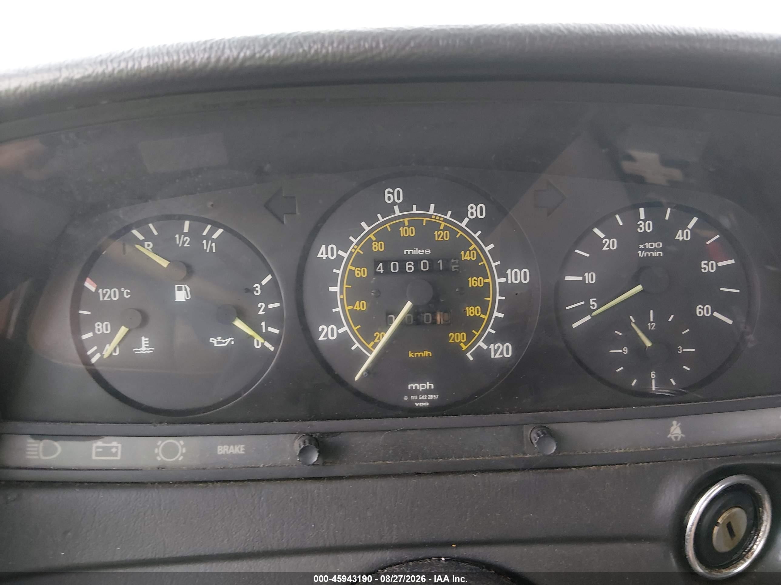 1984 Mercedes-benz 300 Dt Золотой vin: WDBAB33A5EA143286