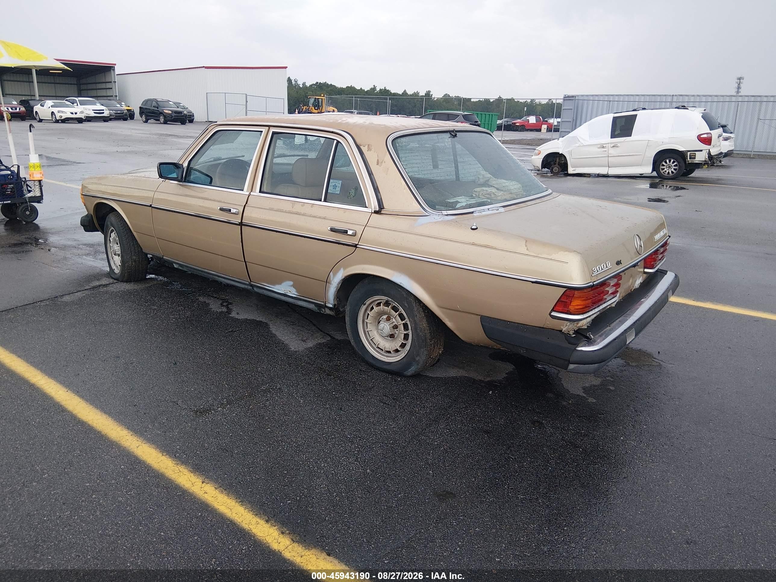 1984 Mercedes-benz 300 Dt Золотой vin: WDBAB33A5EA143286