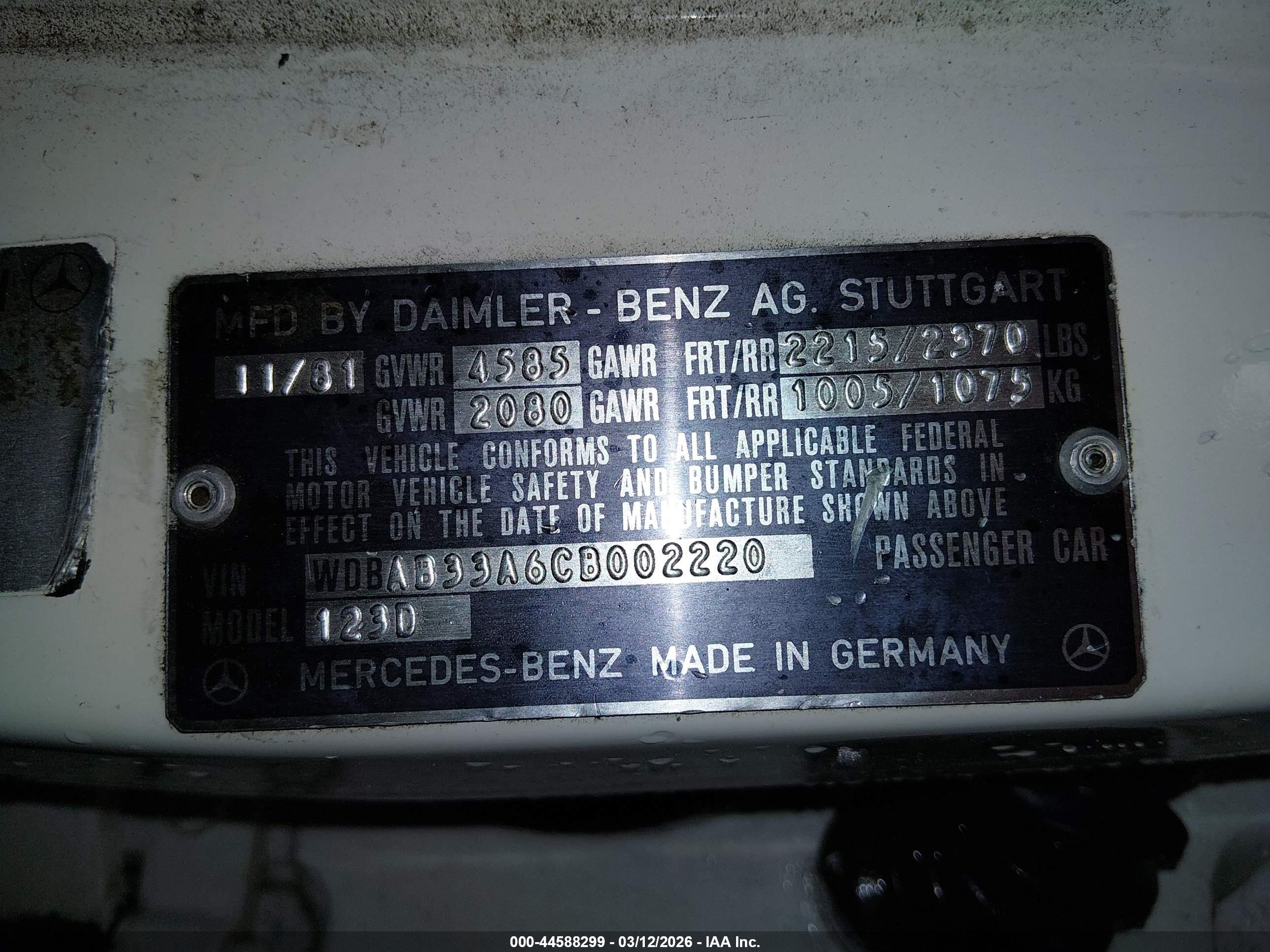 1982 Mercedes-benz 300 Dt White vin: WDBAB33A6CB002220