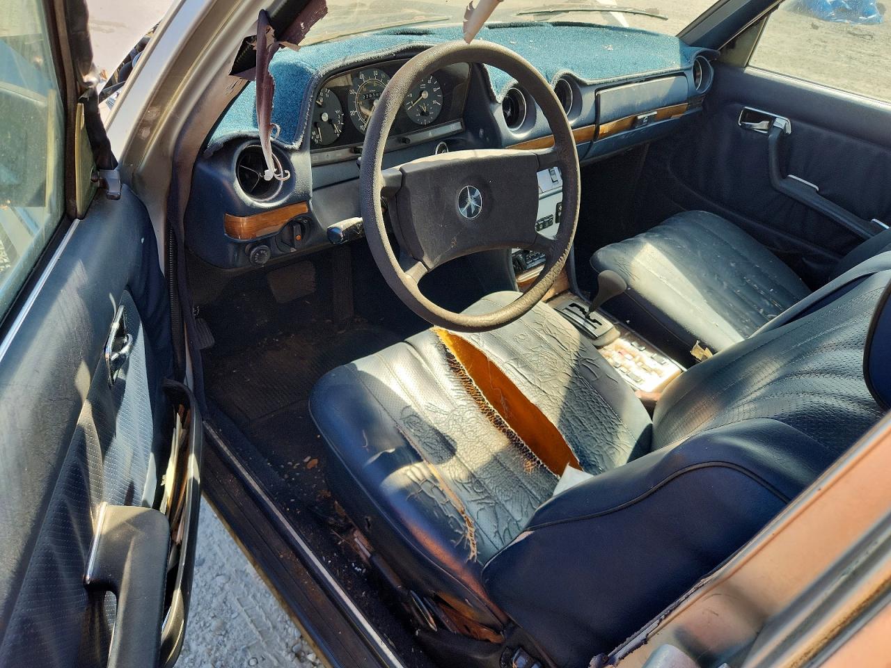 1982 Mercedes-benz 300 D Silver vin: WDBAB33A6CB004307