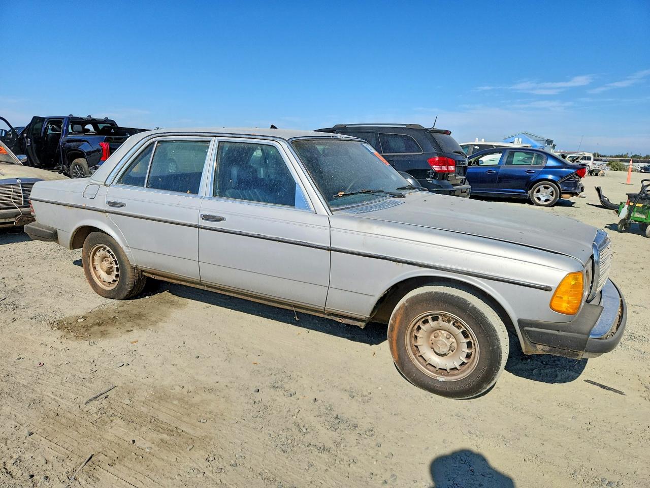 1982 Mercedes-benz 300 D Silver vin: WDBAB33A6CB004307