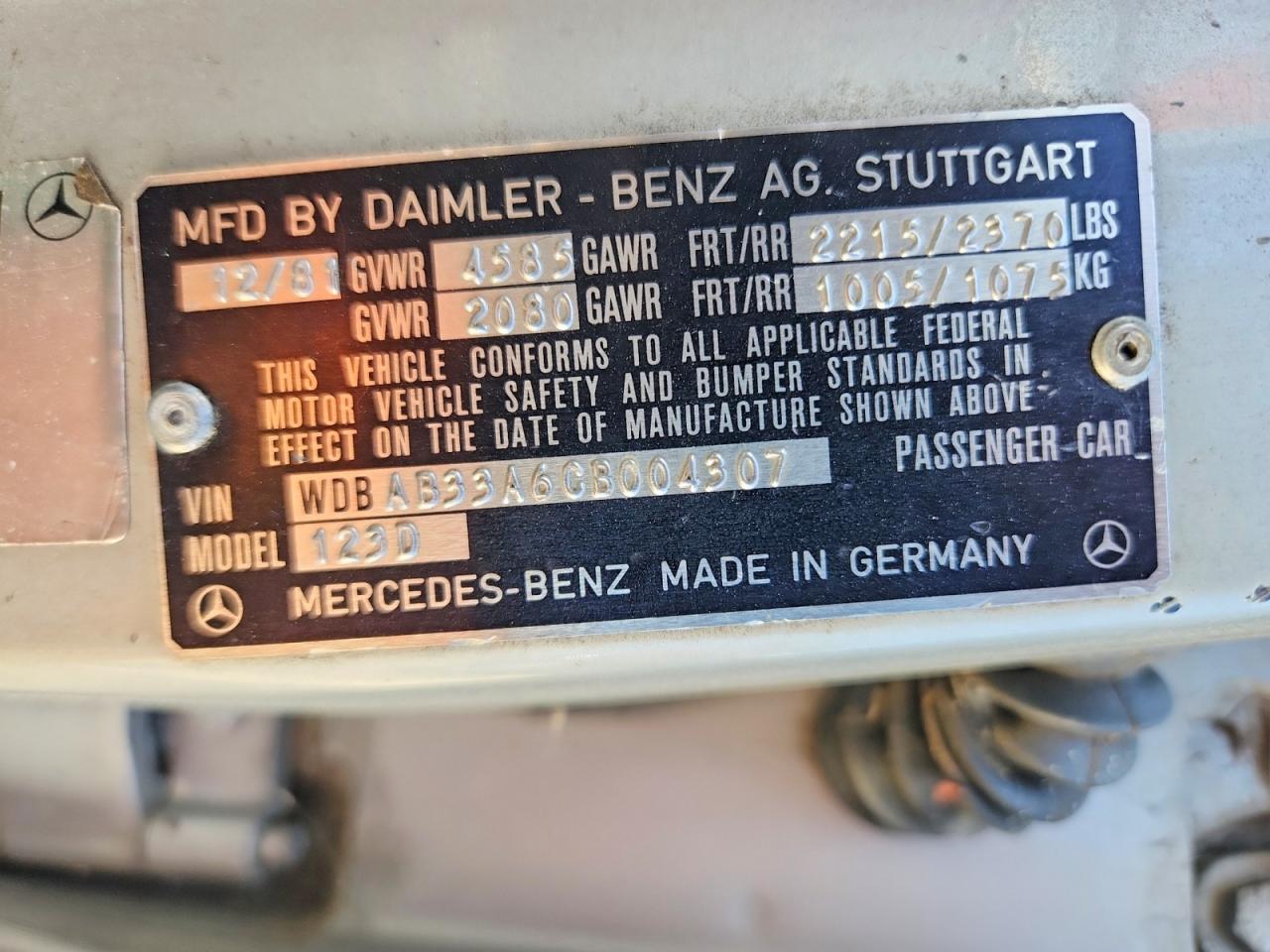 1982 Mercedes-benz 300 D Silver vin: WDBAB33A6CB004307