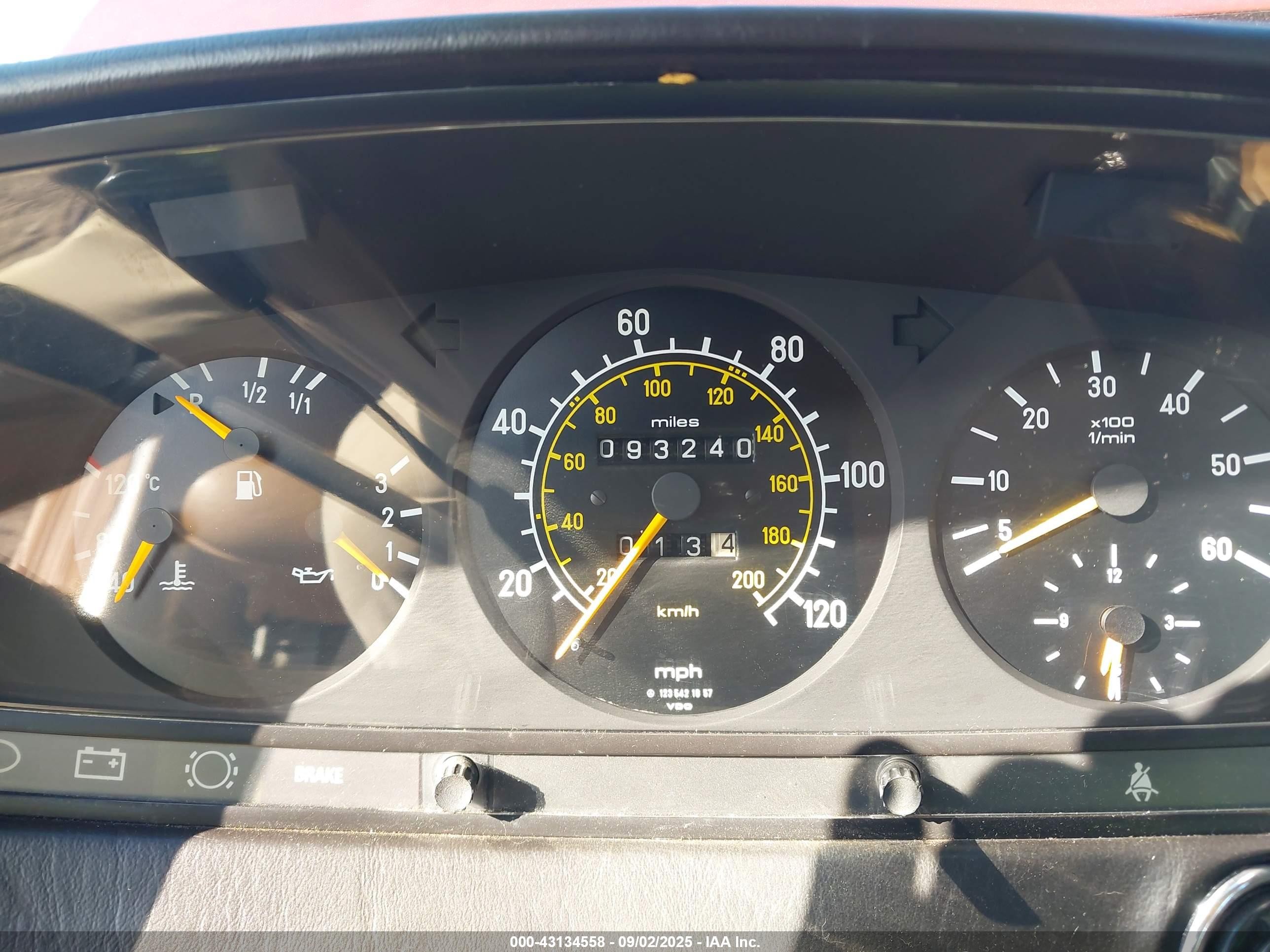 1983 Mercedes-benz 300 Dt Dark Brown vin: WDBAB33A6DB015759