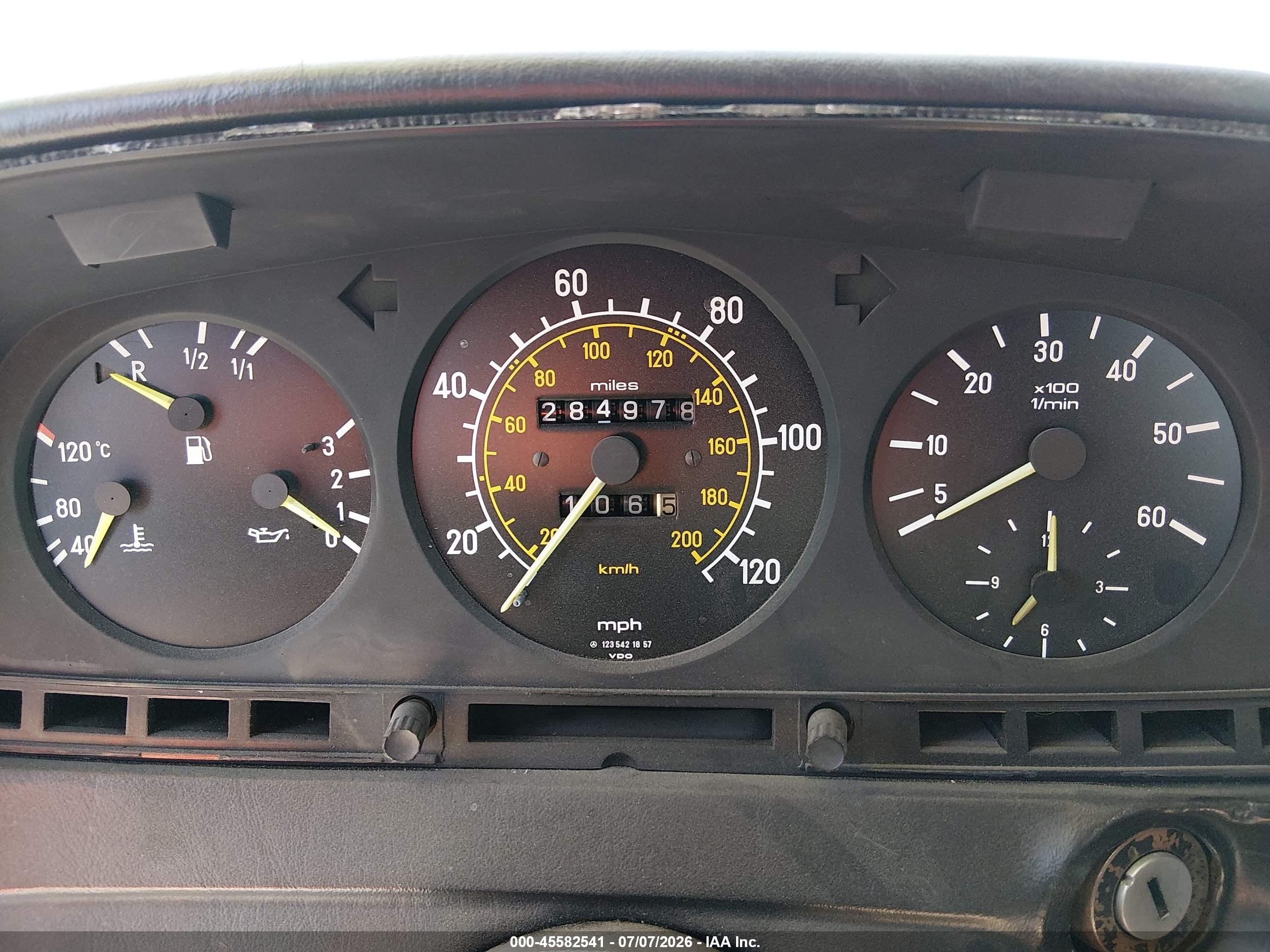 1983 Mercedes-benz 300 Dt White vin: WDBAB33A6DB025837