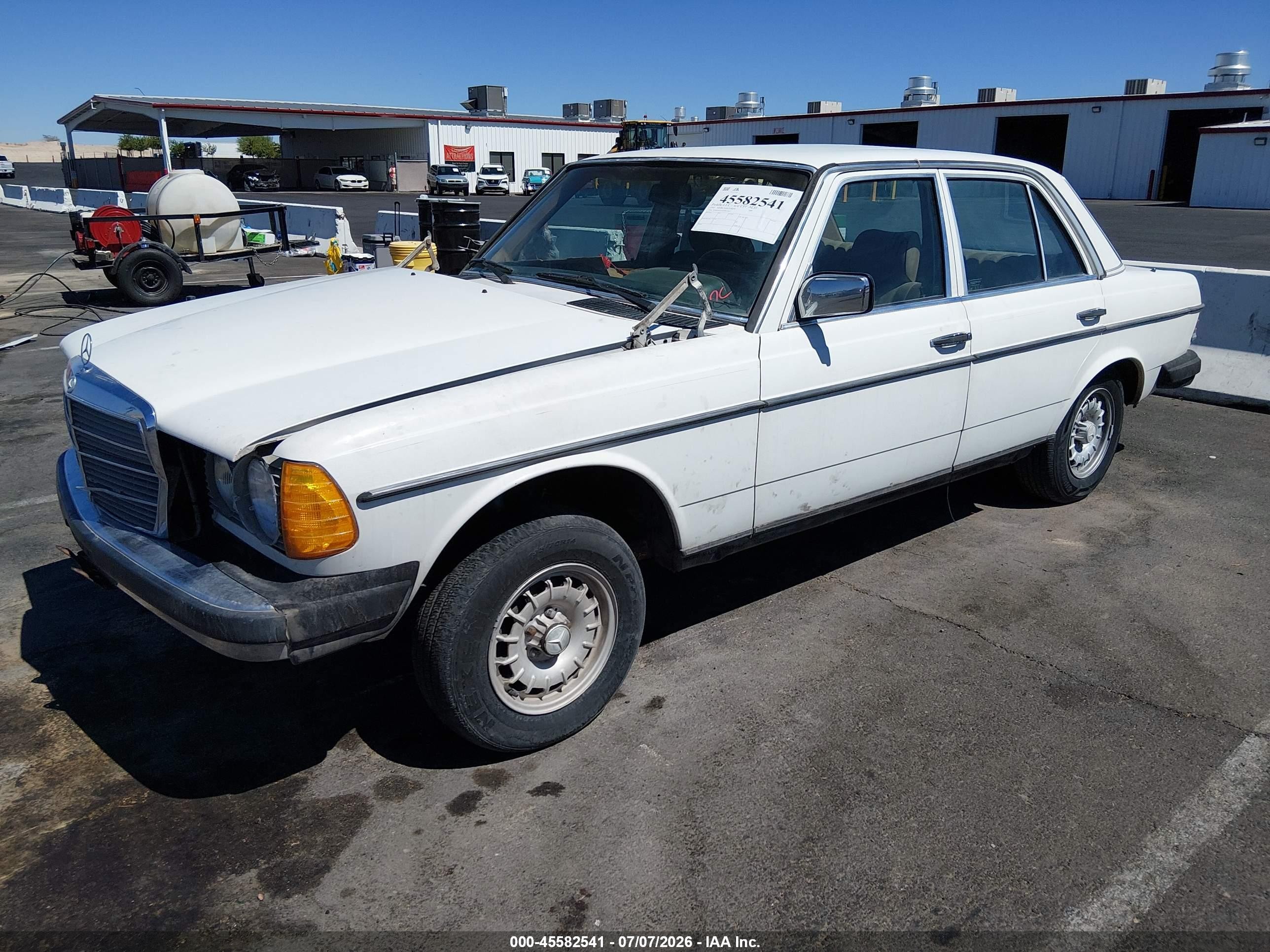 1983 Mercedes-benz 300 Dt White vin: WDBAB33A6DB025837