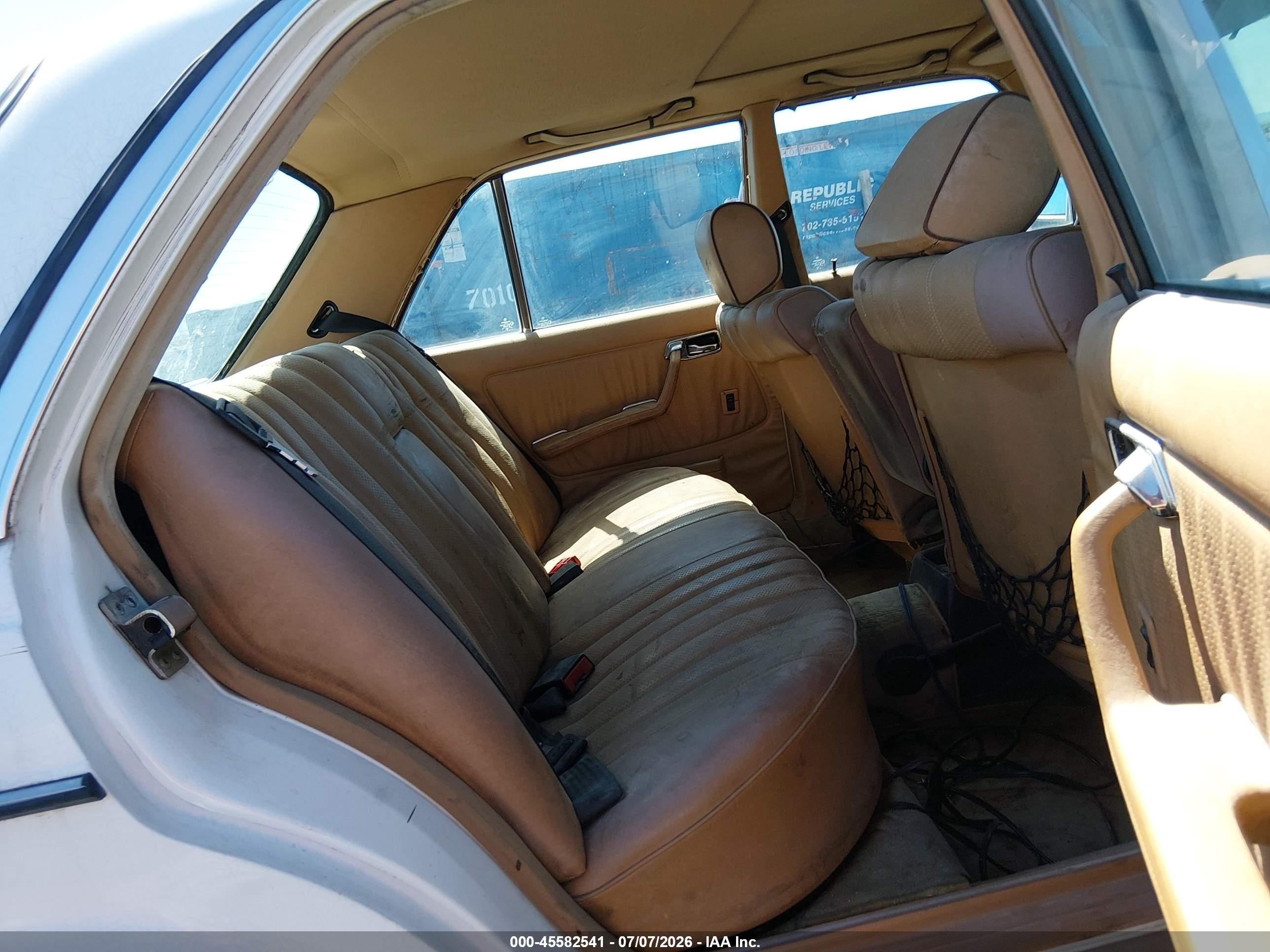 1983 Mercedes-benz 300 Dt White vin: WDBAB33A6DB025837