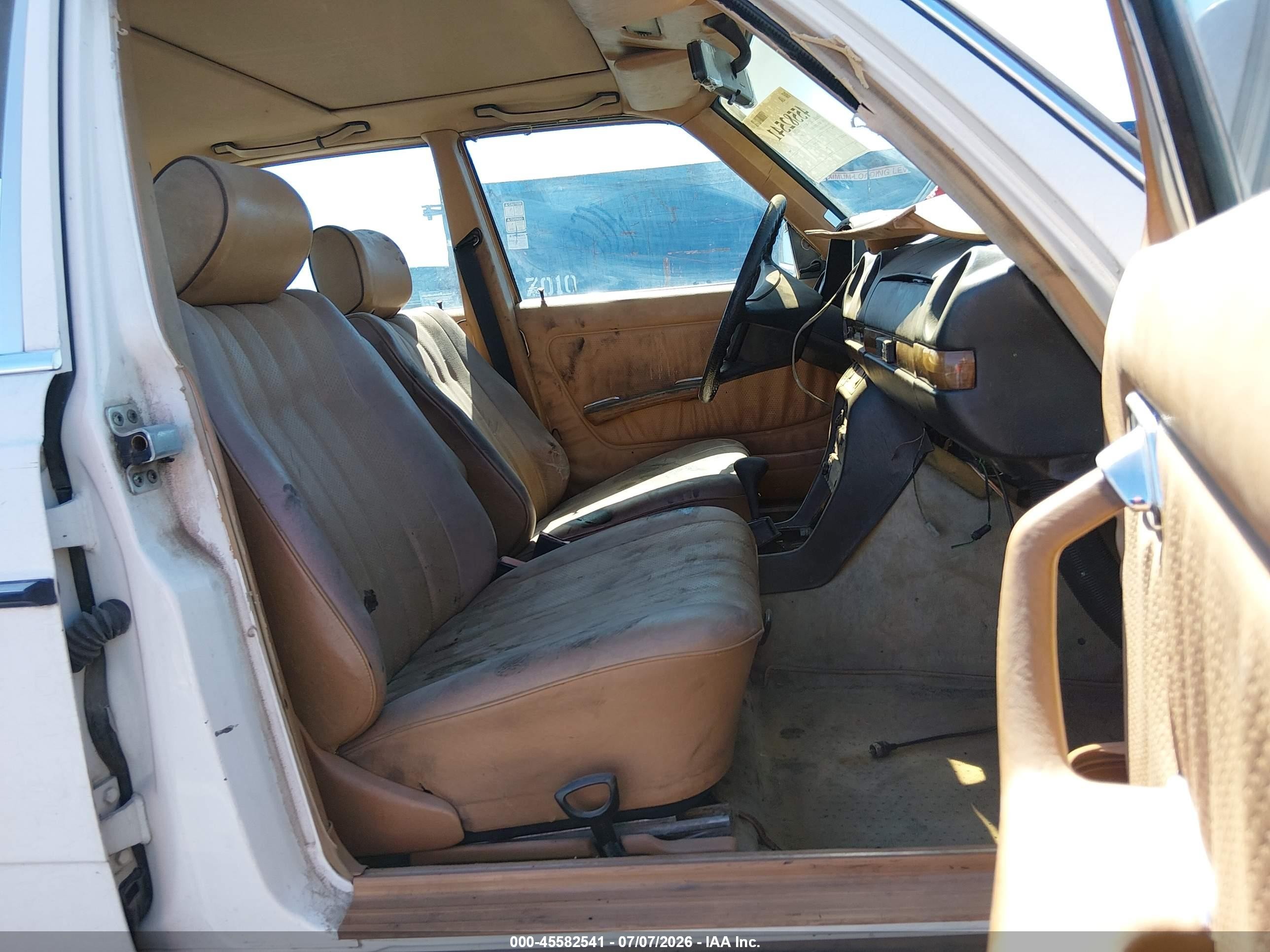 1983 Mercedes-benz 300 Dt White vin: WDBAB33A6DB025837