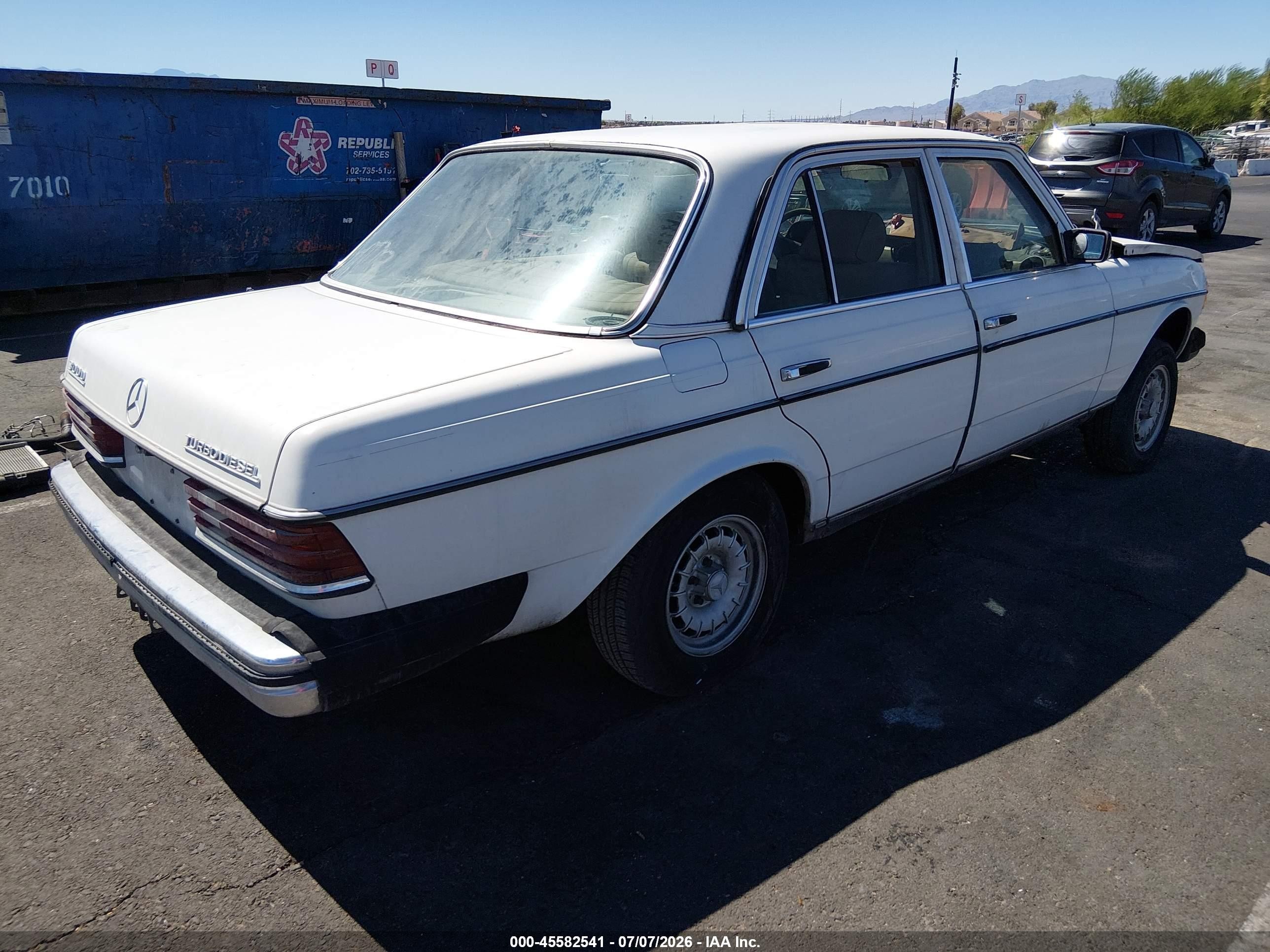 1983 Mercedes-benz 300 Dt White vin: WDBAB33A6DB025837