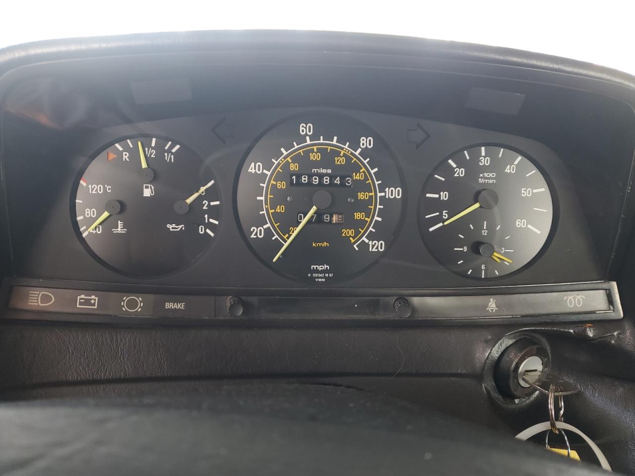 1983 Mercedes-benz 300 Dt Gold vin: WDBAB33A7DB025362