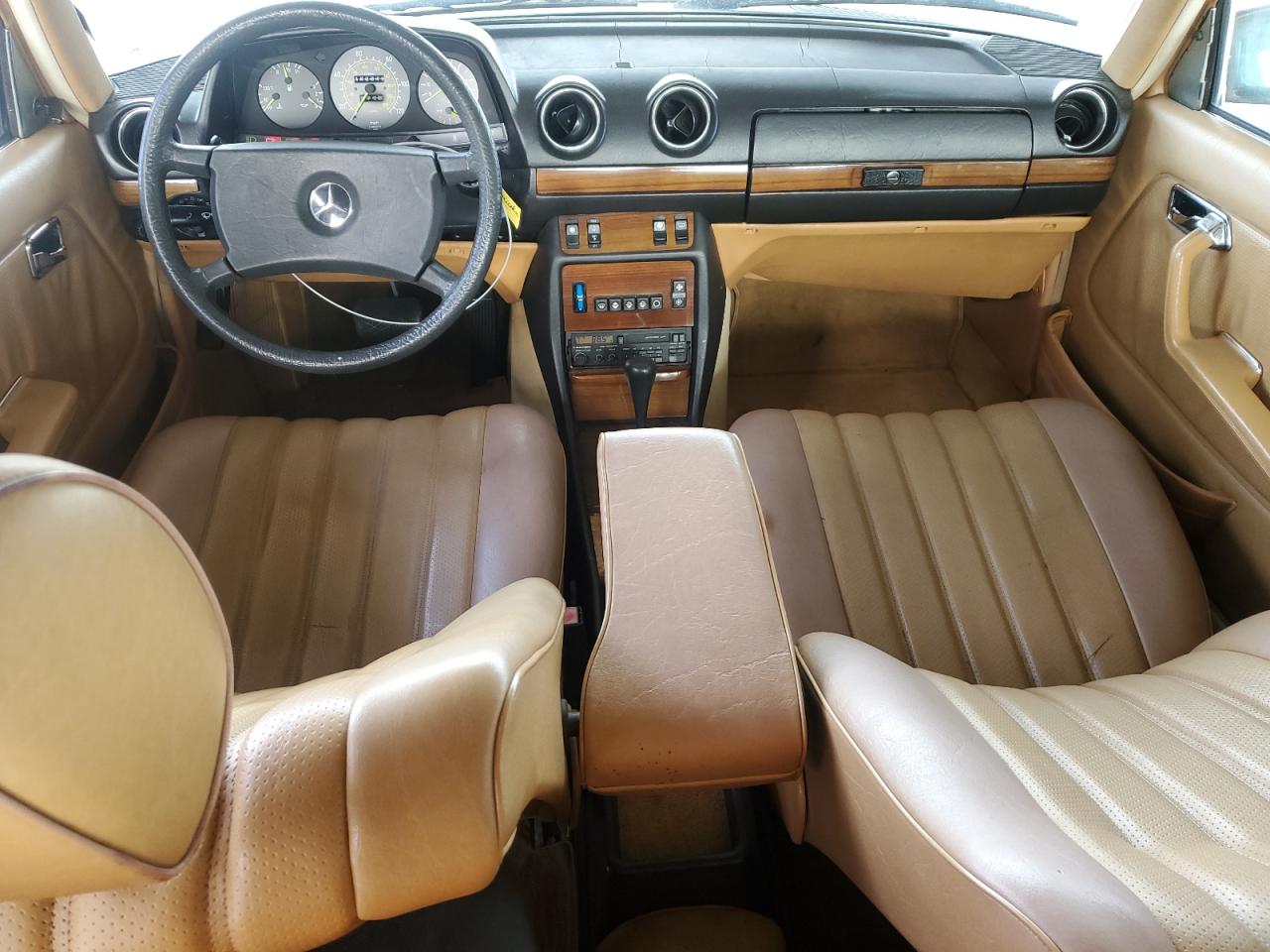 1983 Mercedes-benz 300 Dt Gold vin: WDBAB33A7DB025362