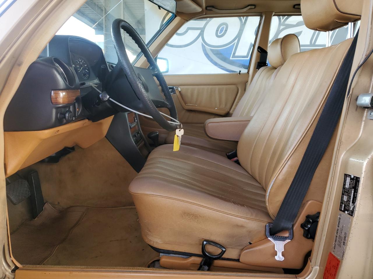 1983 Mercedes-benz 300 Dt Gold vin: WDBAB33A7DB025362