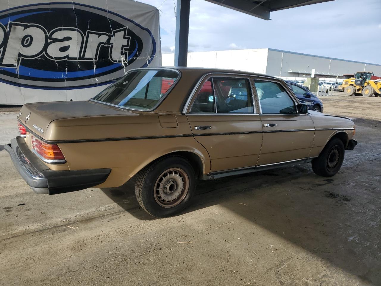 1983 Mercedes-benz 300 Dt Gold vin: WDBAB33A7DB025362