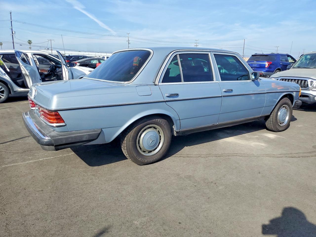 1984 Mercedes-benz 300 Dt Серый vin: WDBAB33A7EA025014