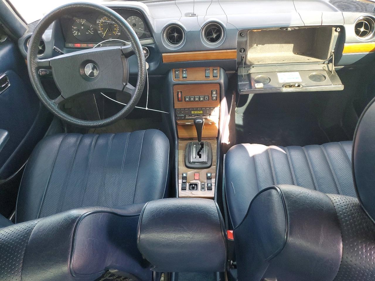 1984 Mercedes-benz 300 Dt Серый vin: WDBAB33A7EA025014