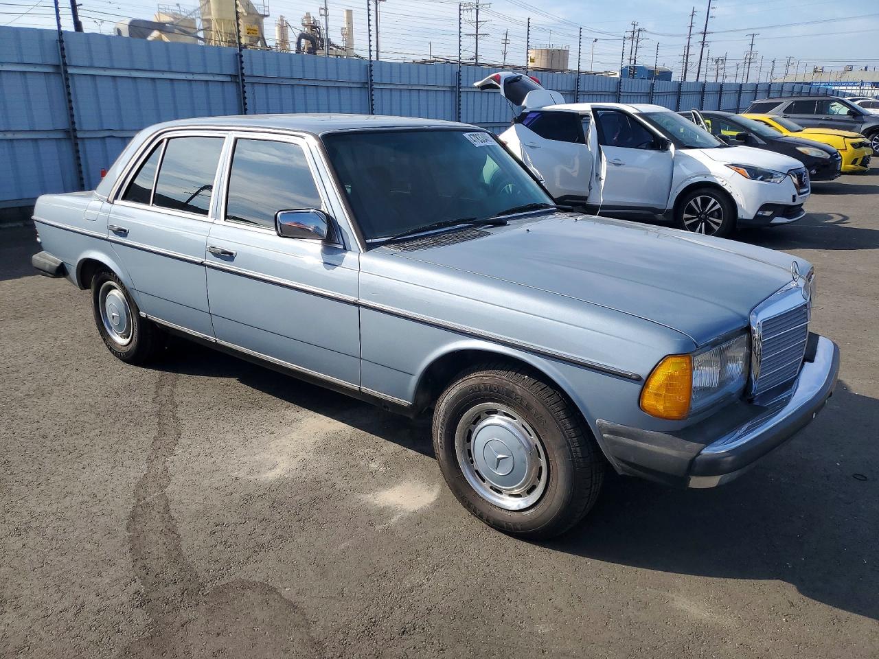 1984 Mercedes-benz 300 Dt Серый vin: WDBAB33A7EA025014
