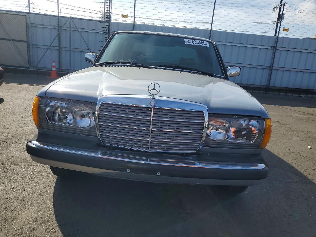 1984 Mercedes-benz 300 Dt Серый vin: WDBAB33A7EA025014