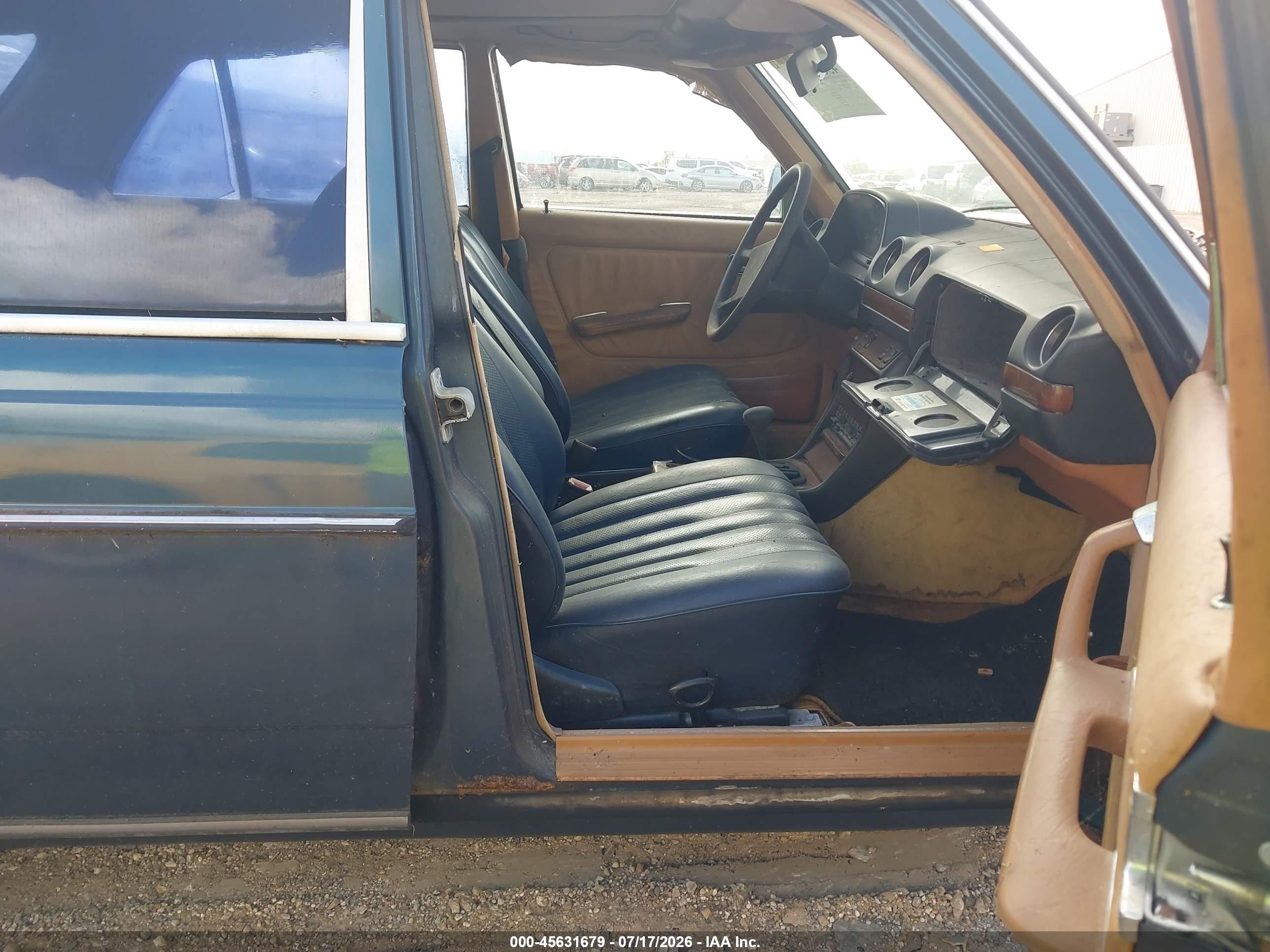 1984 Mercedes-benz 300 Dt Blue vin: WDBAB33A7EA060975