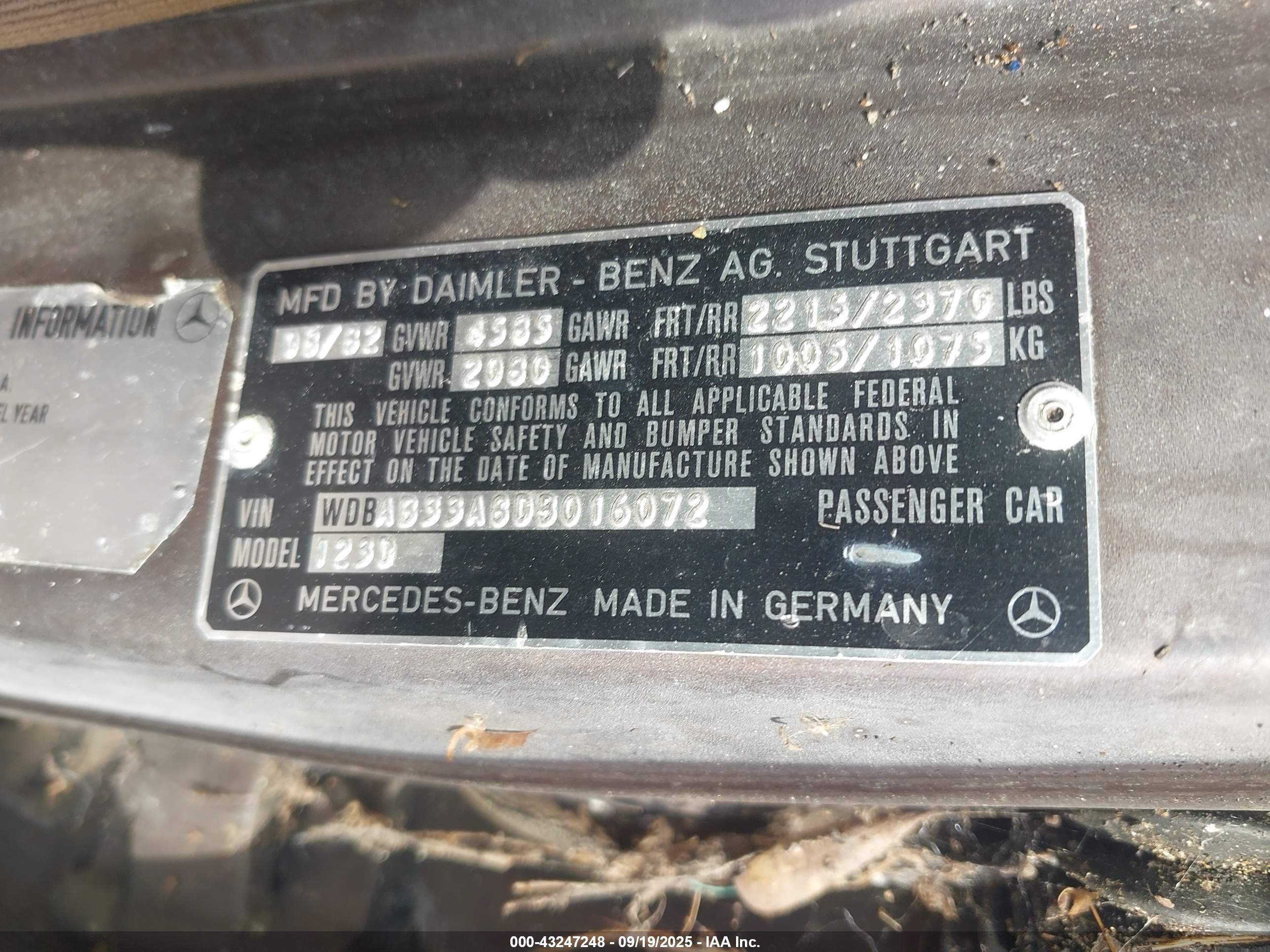 1983 Mercedes-benz 300 Dt Коричневый vin: WDBAB33A8DB016072