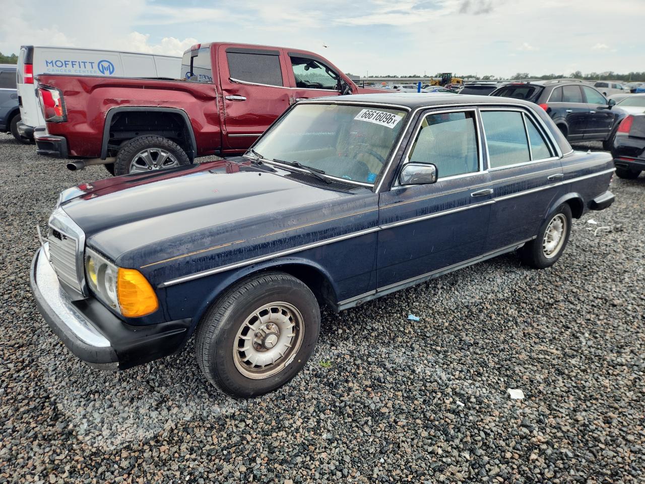 1983 Mercedes-benz 300 Dt Black vin: WDBAB33A8DB018940