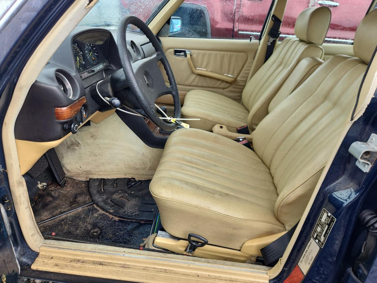 1983 Mercedes-benz 300 Dt Black vin: WDBAB33A8DB018940